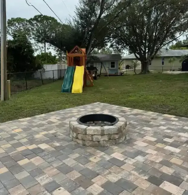 Outdoor fire pit and living area in Fort Myers, FL