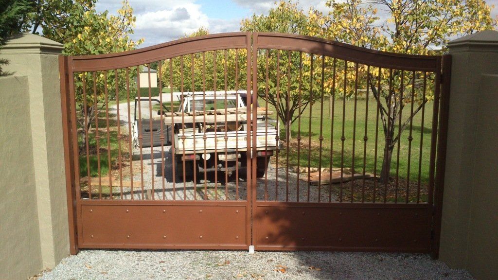 Red Swing Gate - Cheltenham, VIC - Park Avenue Wrought Iron