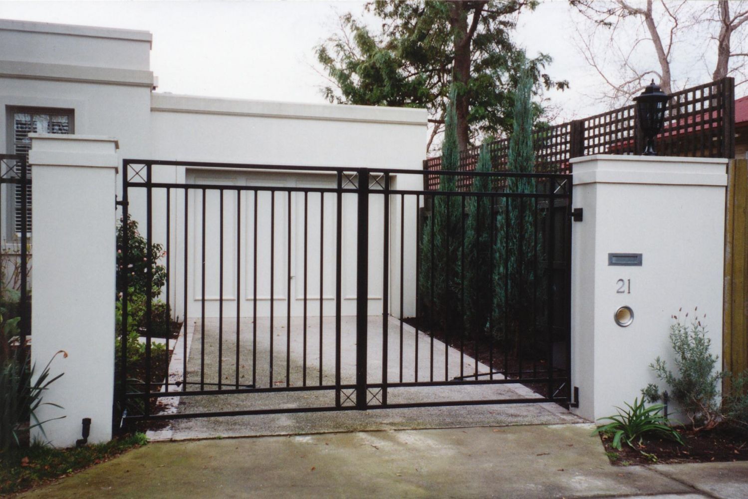 Black Swing Gates In White House - Cheltenham, VIC - Park Avenue Wrought Iron