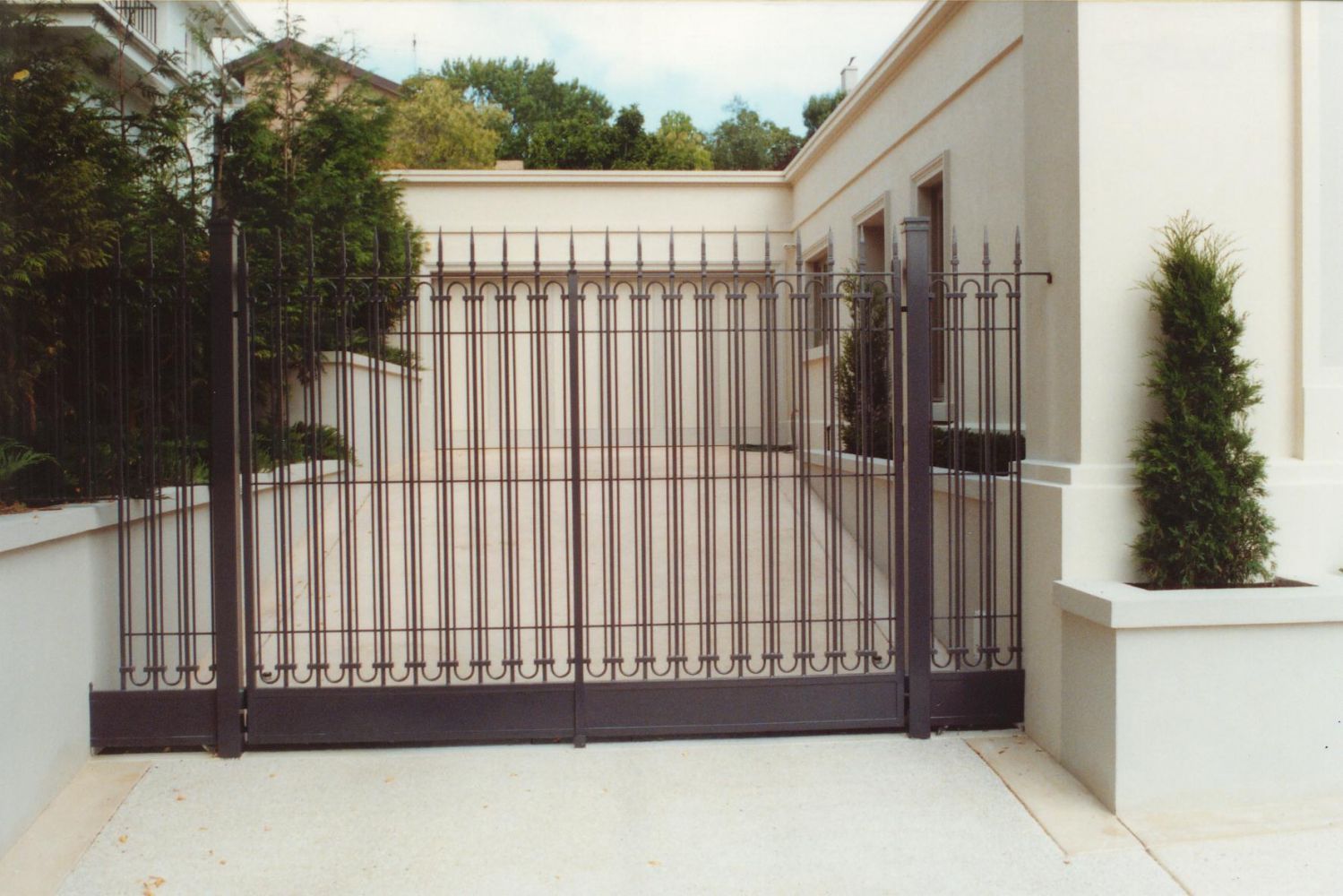 Small Swing Gates - Cheltenham, VIC - Park Avenue Wrought Iron