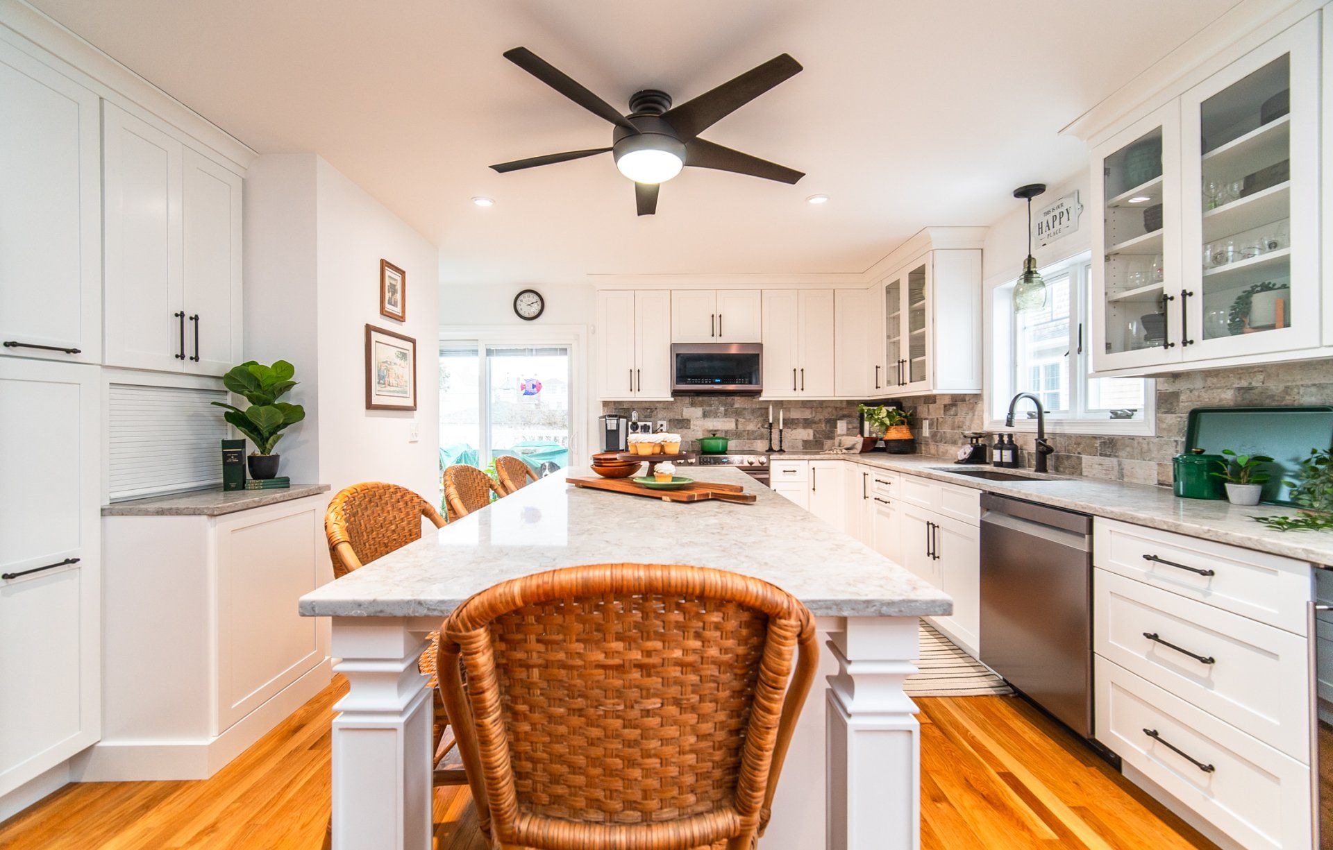 Kitchen Cabinets & Counters - Kitchen Living LLC in Marlborough, CT