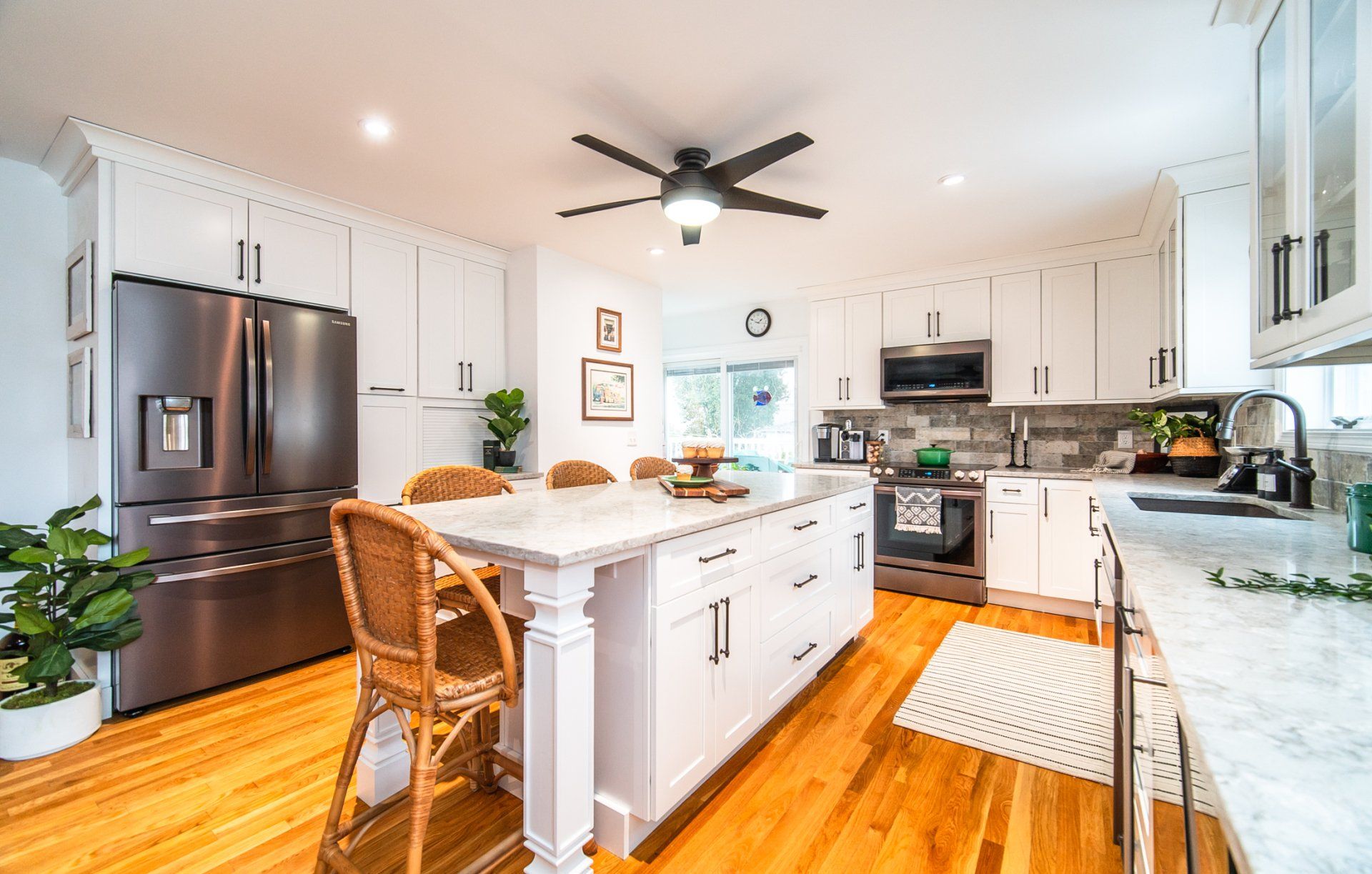Kitchen Cabinets & Counters - Kitchen Living LLC in Marlborough, CT