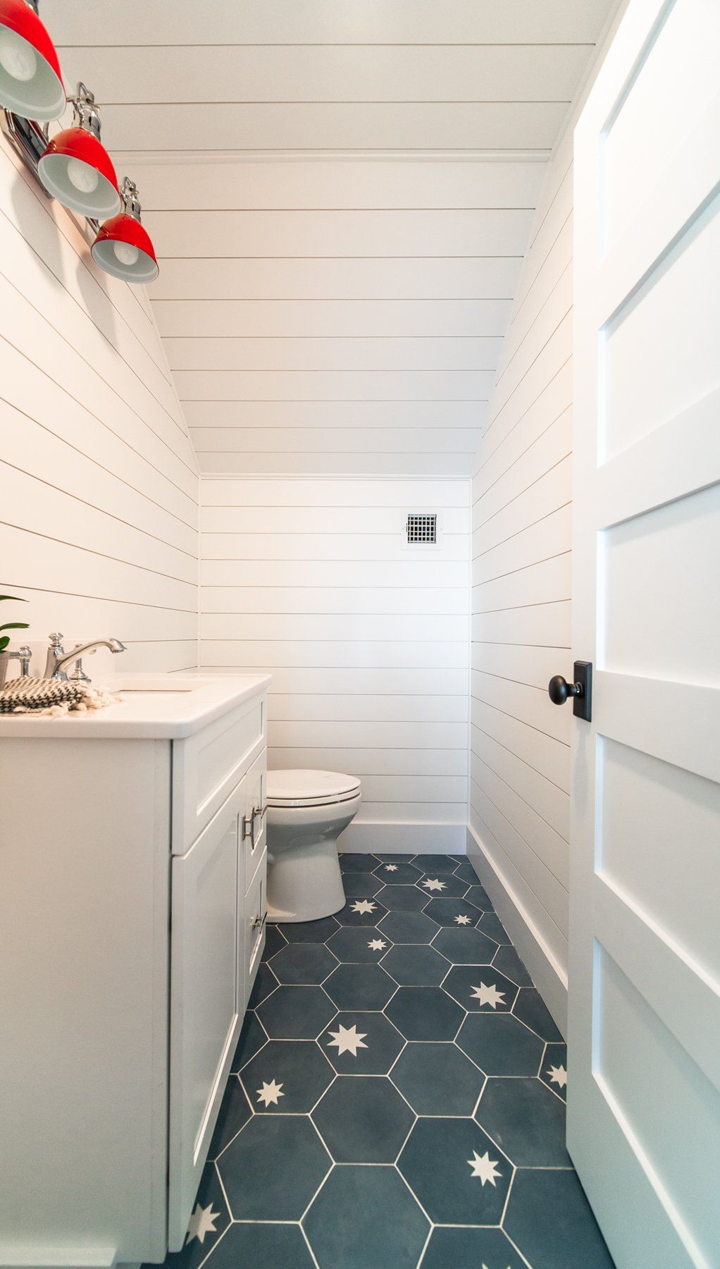 Kitchen Cabinets & Counters - Kitchen Living LLC in Marlborough, CT