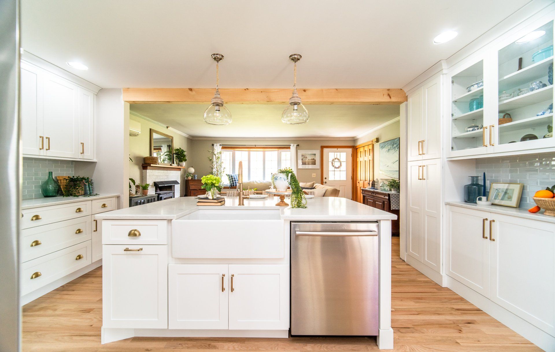 Kitchen Cabinets & Counters - Kitchen Living LLC in Marlborough, CT