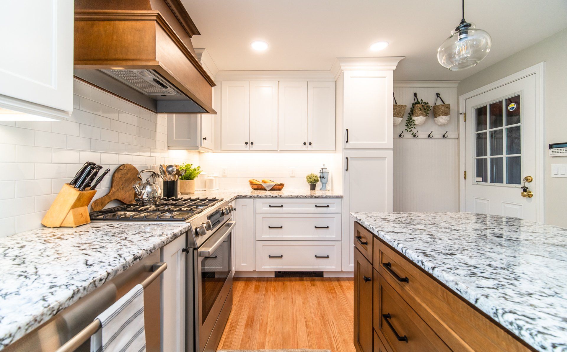 Kitchen Cabinets & Counters - Kitchen Living LLC in Marlborough, CT