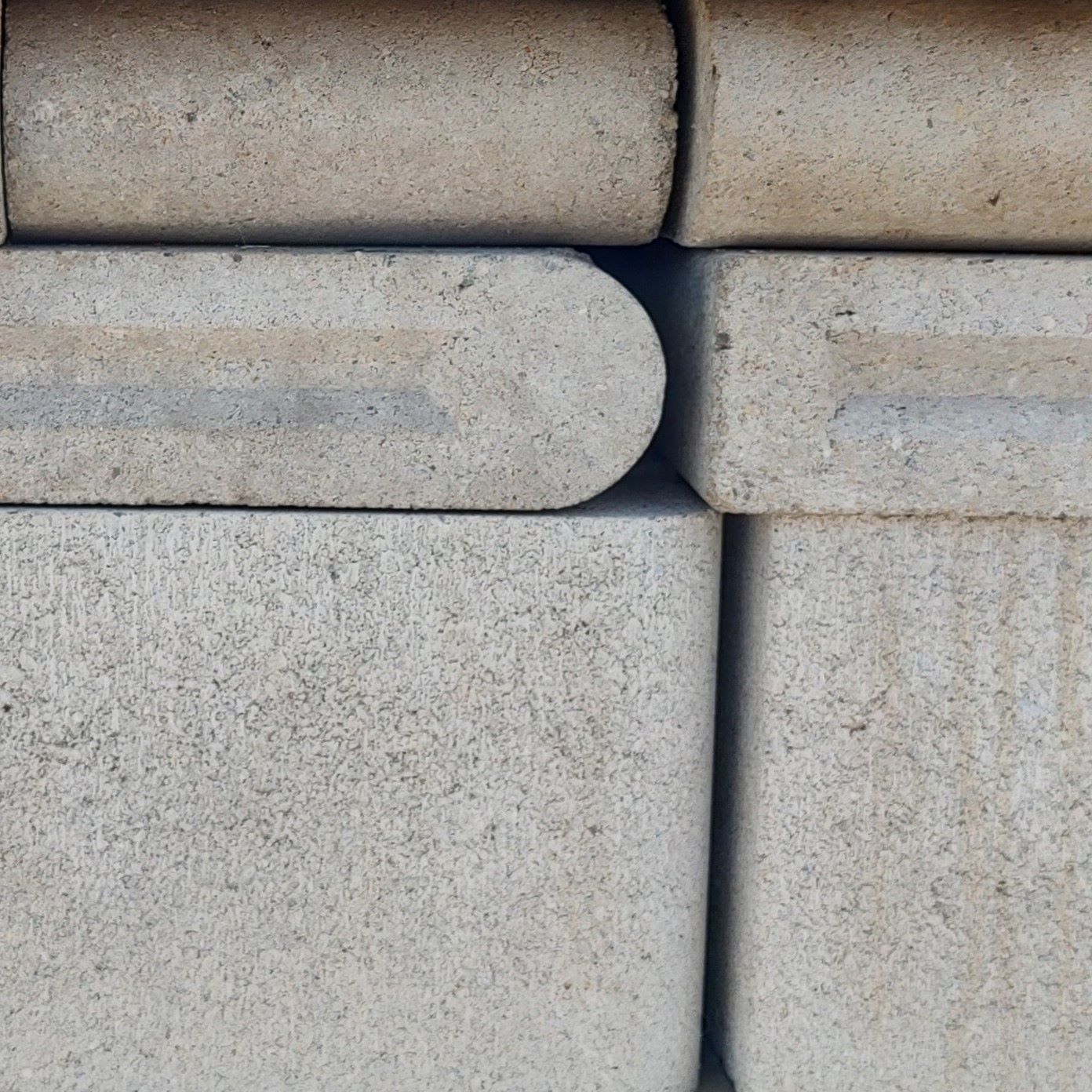 Single Bullnose Pavers in Cream