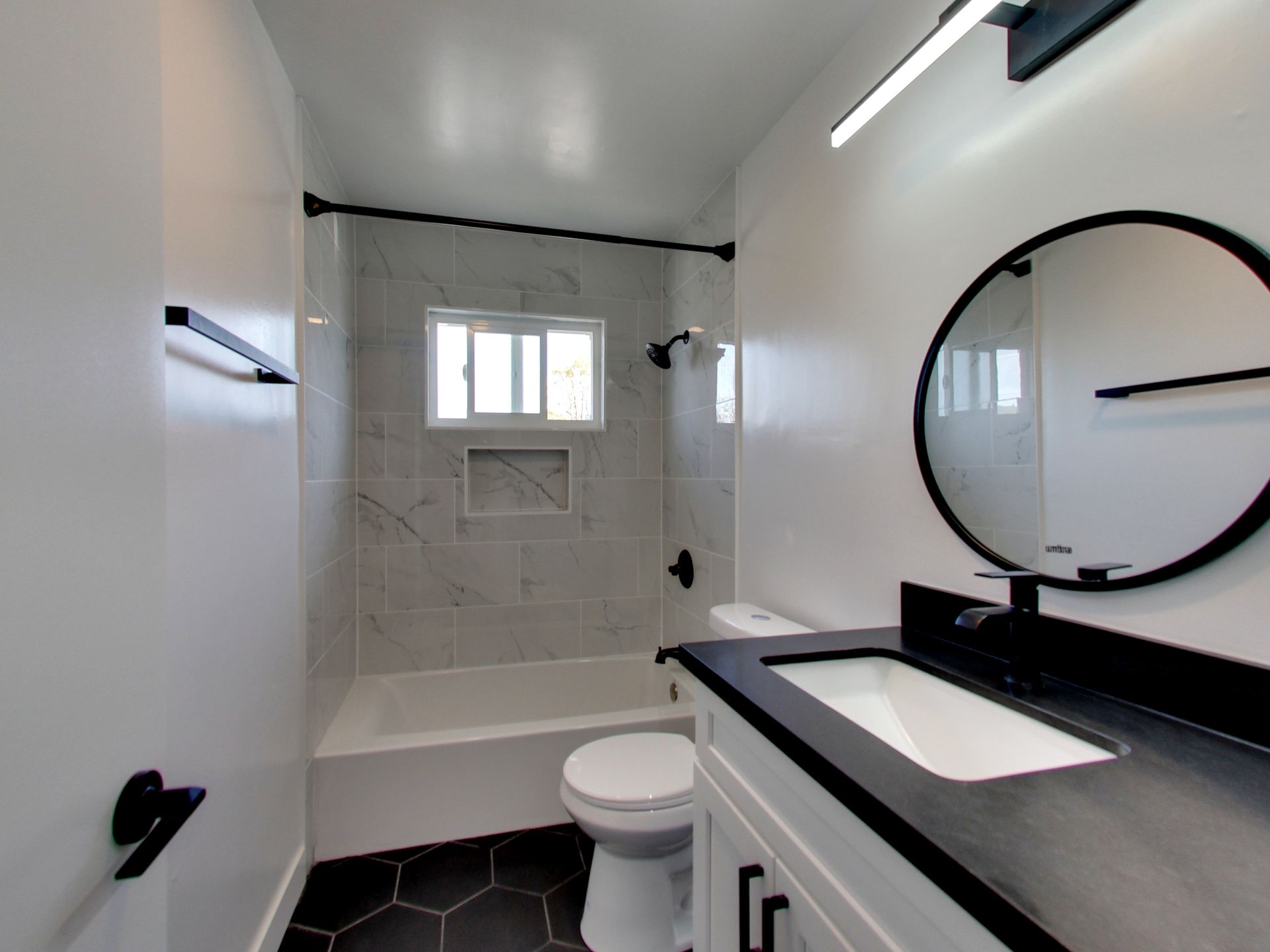 TUB/SHOWER