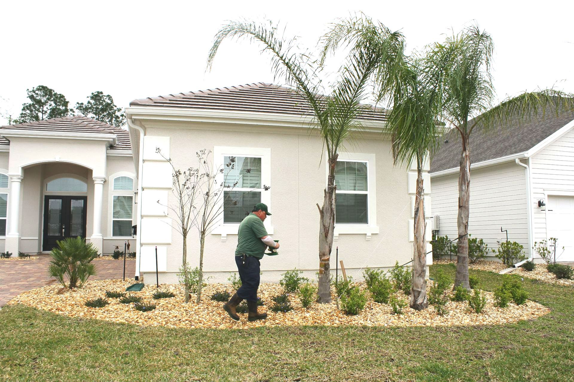 Residential Lawn Care - B & B Exterminating
