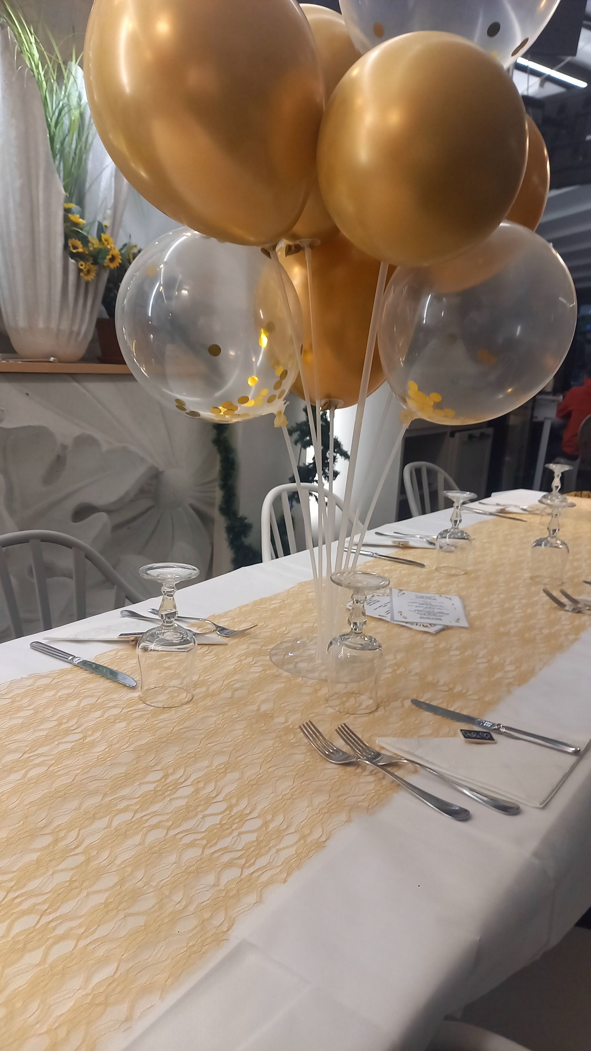 allestimento di un tavolo da banchetto