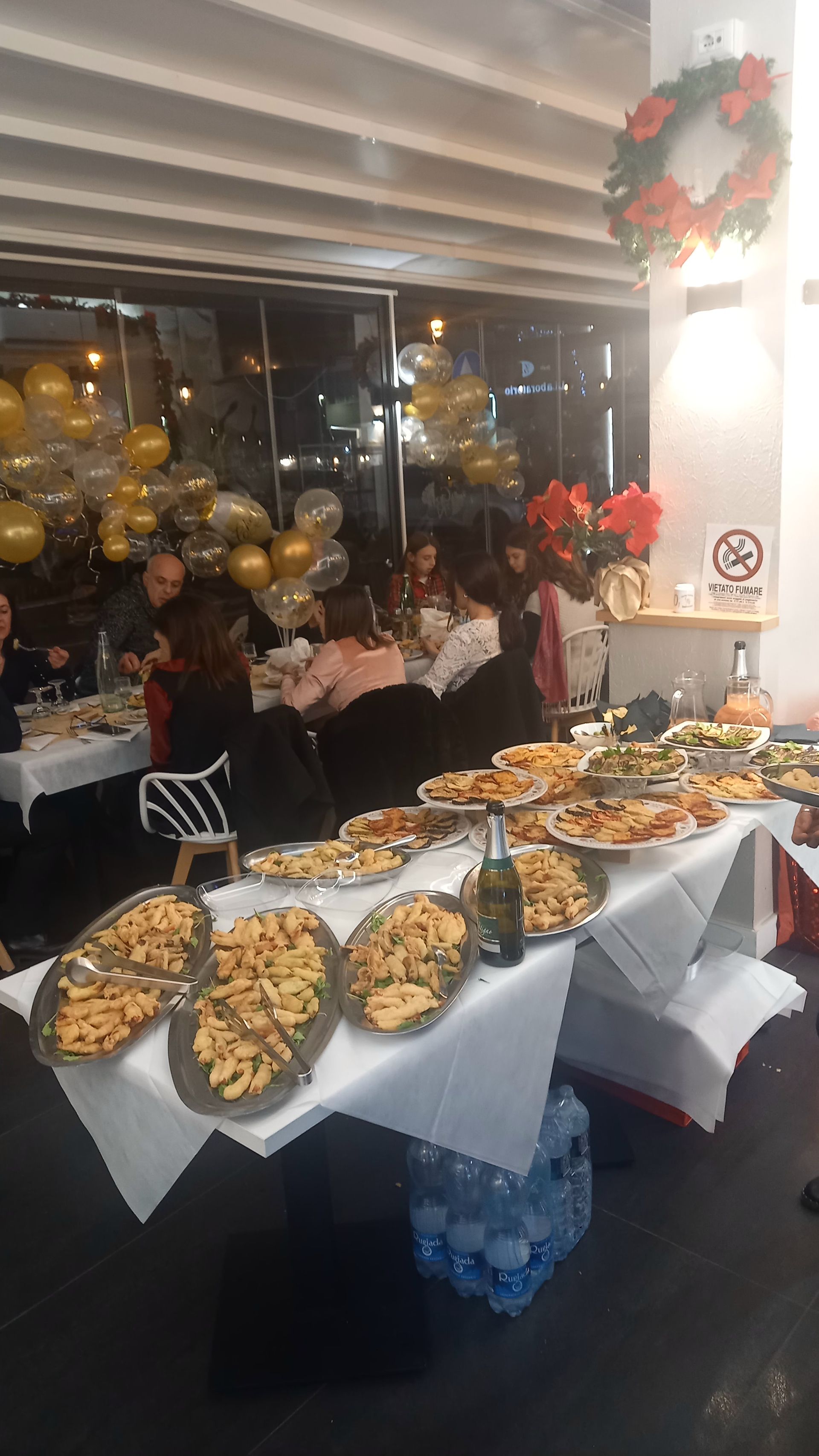 Tavolo da buffet per feste catering ladispoli
