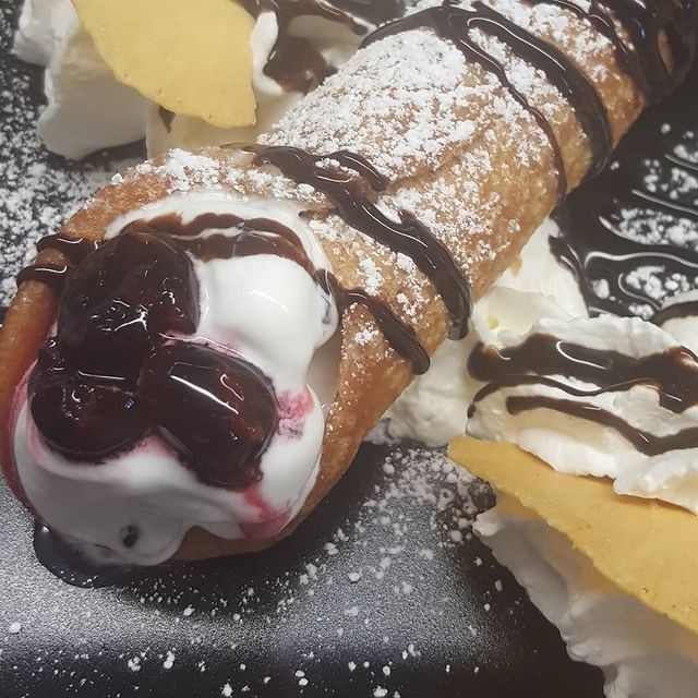 Cannoli al cioccolato pasticcieria ladispoli