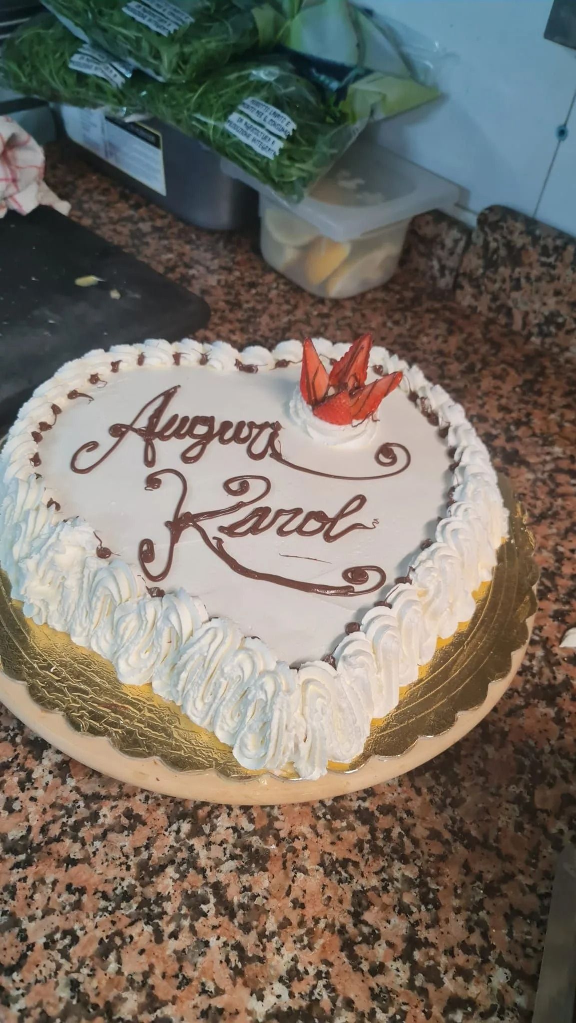 Torta con scritta per compleanno ladispoli