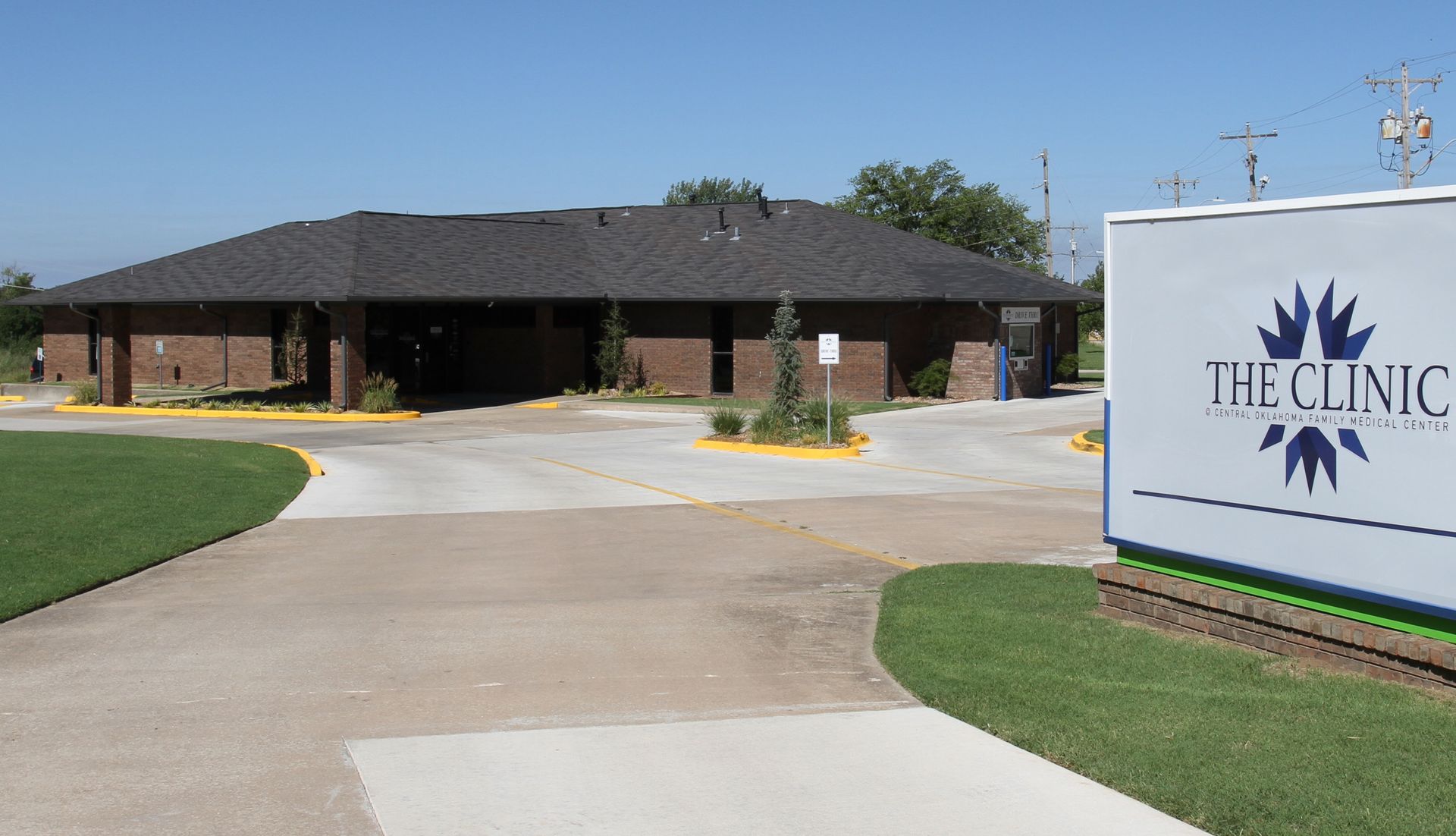 Exterior photo of the Seminole building on Boren Boulevard