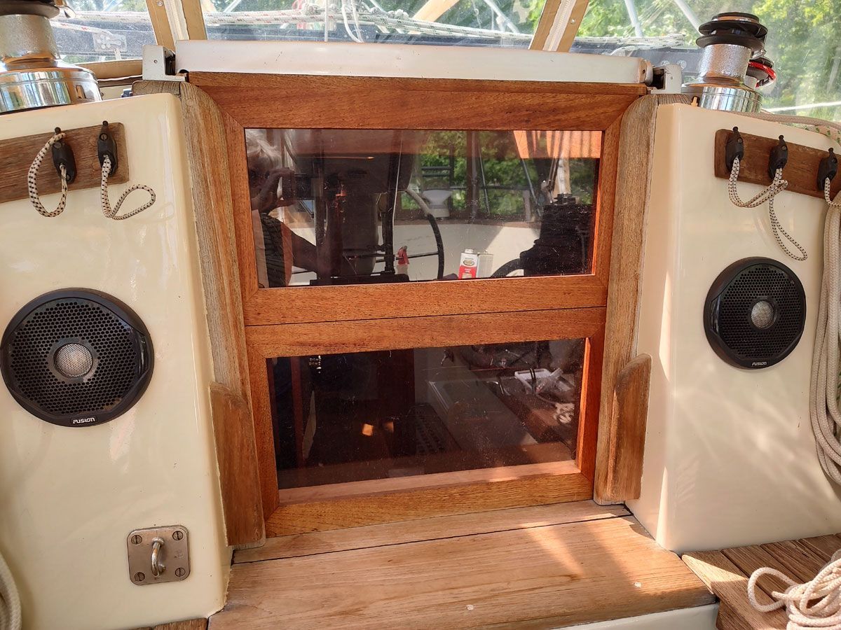 Stereo Speakers and Lexan Companion way