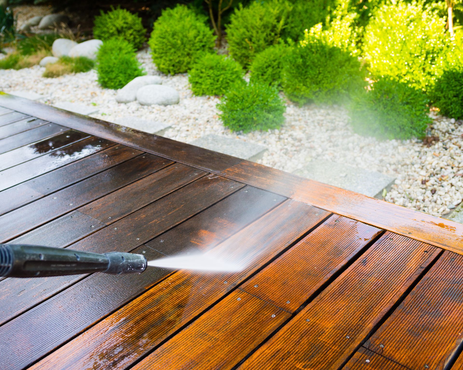 how-to-clean-decking