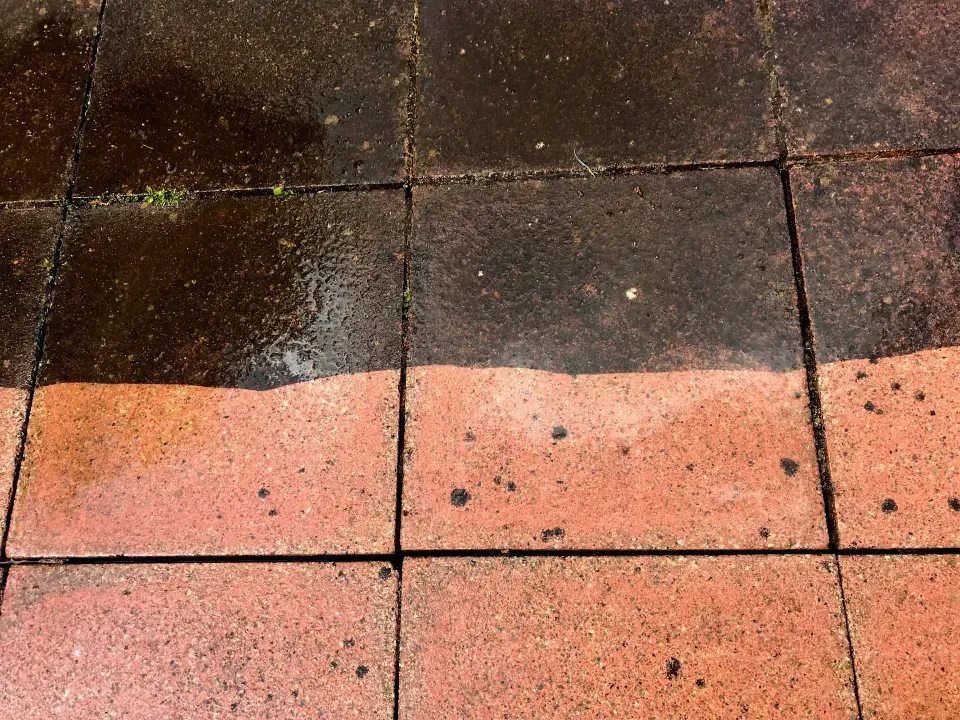 how-to-clean-paving-slabs