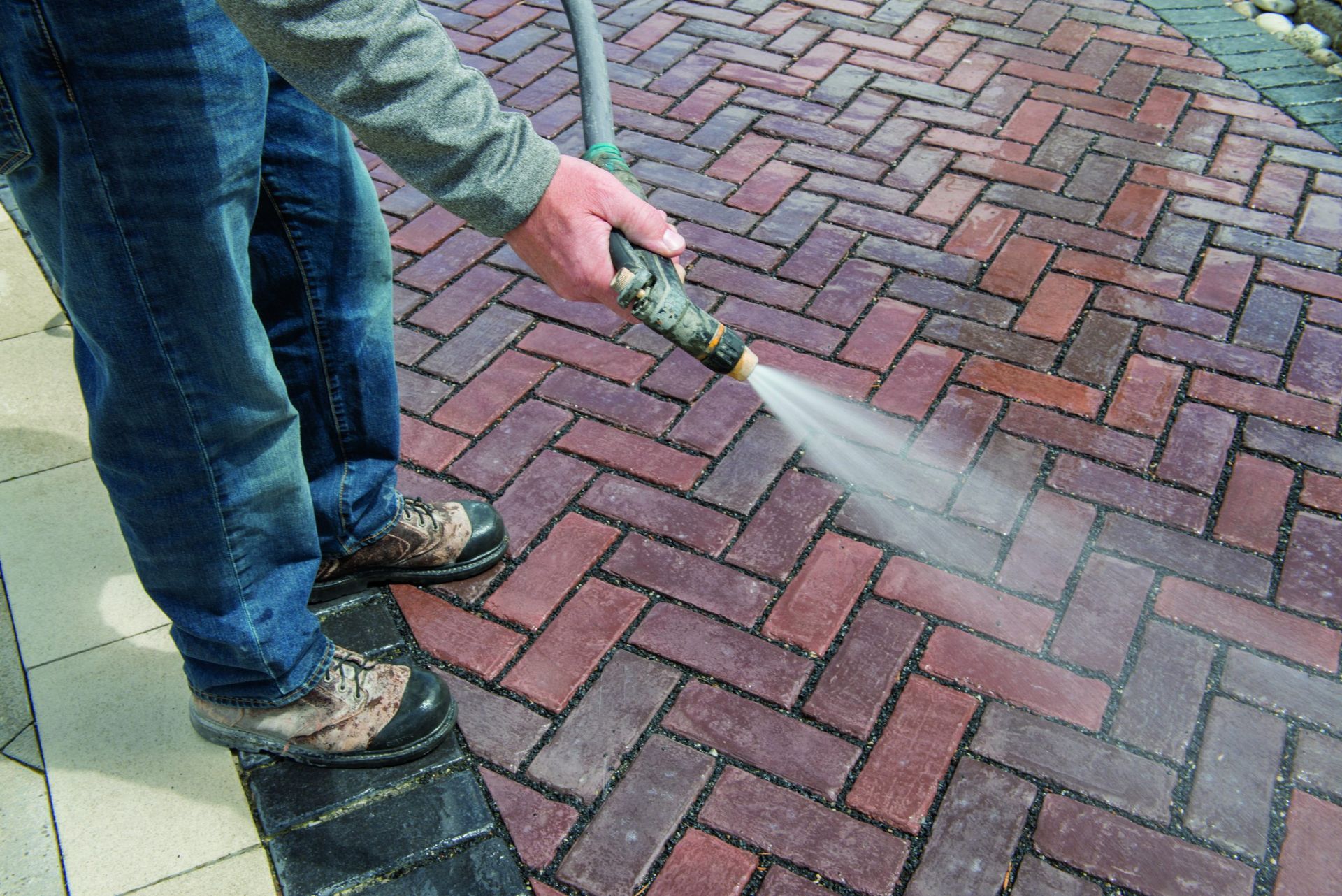 how-to-clean-paving-stones