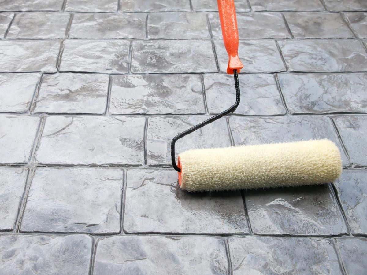 sealing a patterned concrete driveway