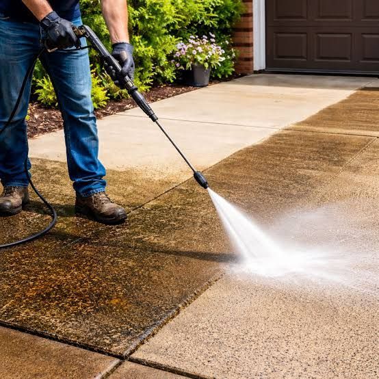 pressure-washing-with-hot-water