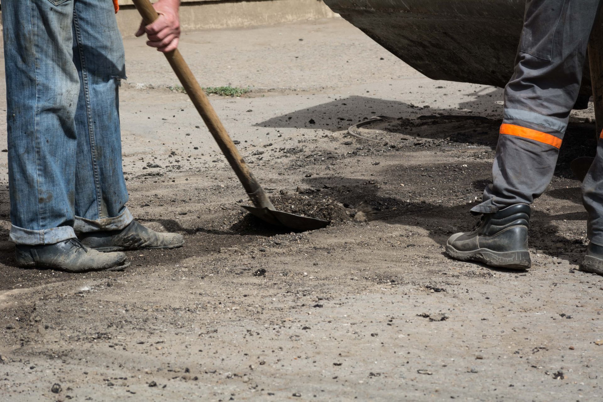 Repairing a pothole