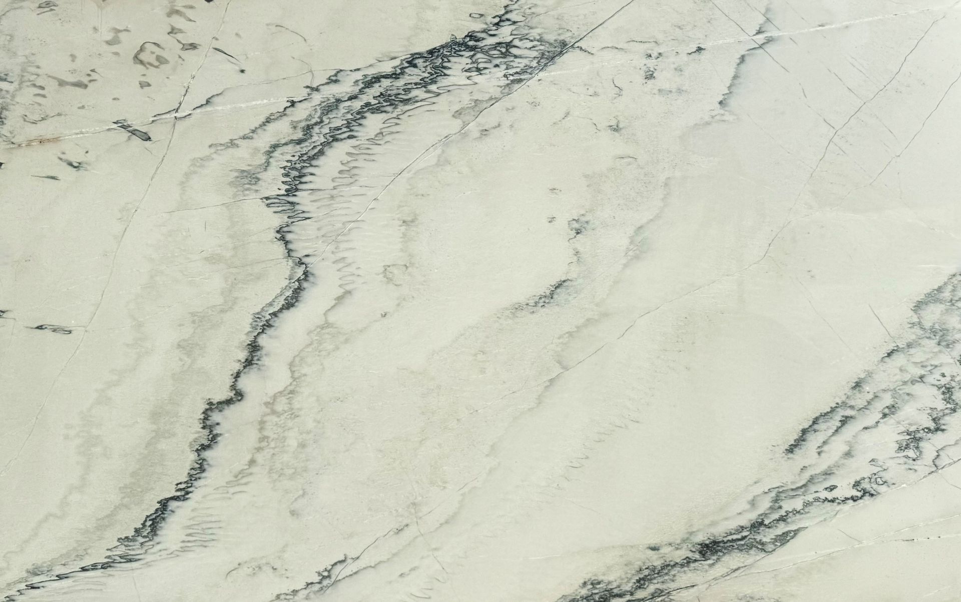 White Macaubas 4131