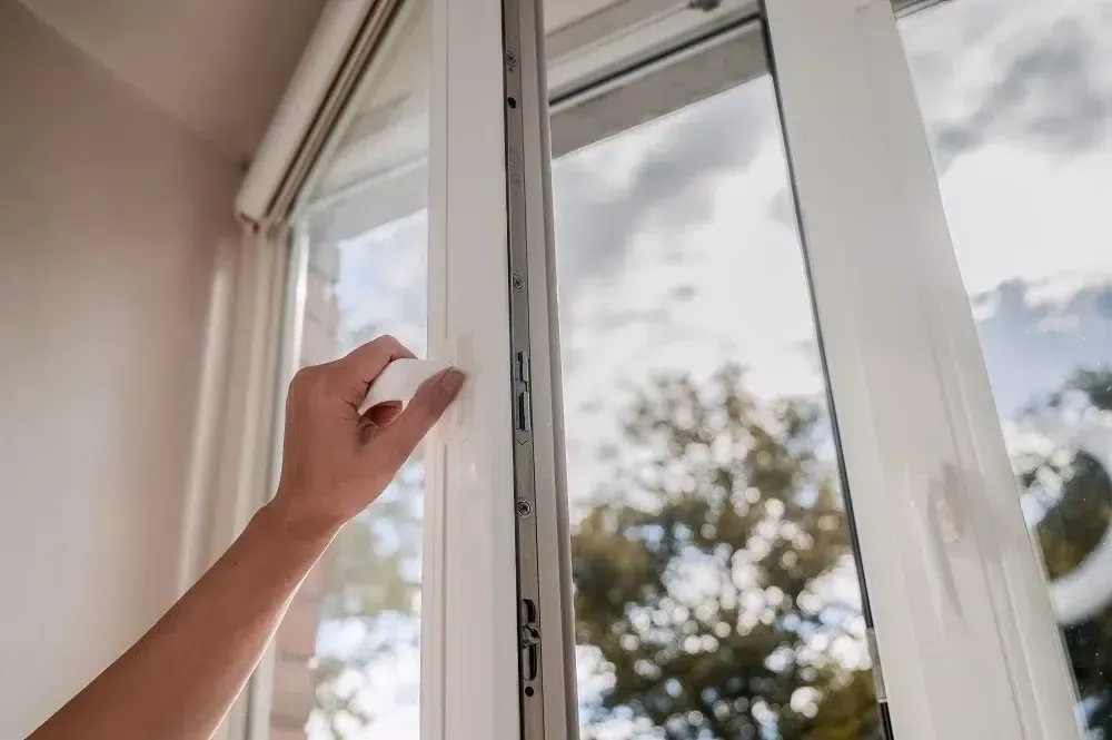 How to Clean Vinyl Windows Without Streaking
