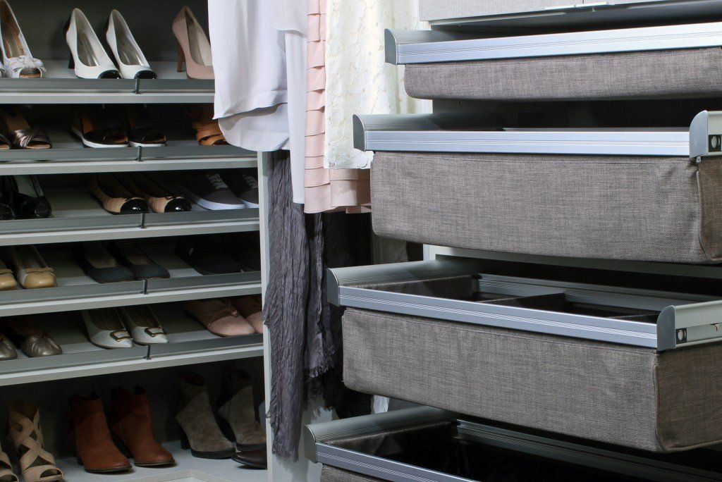 pull-out drawers