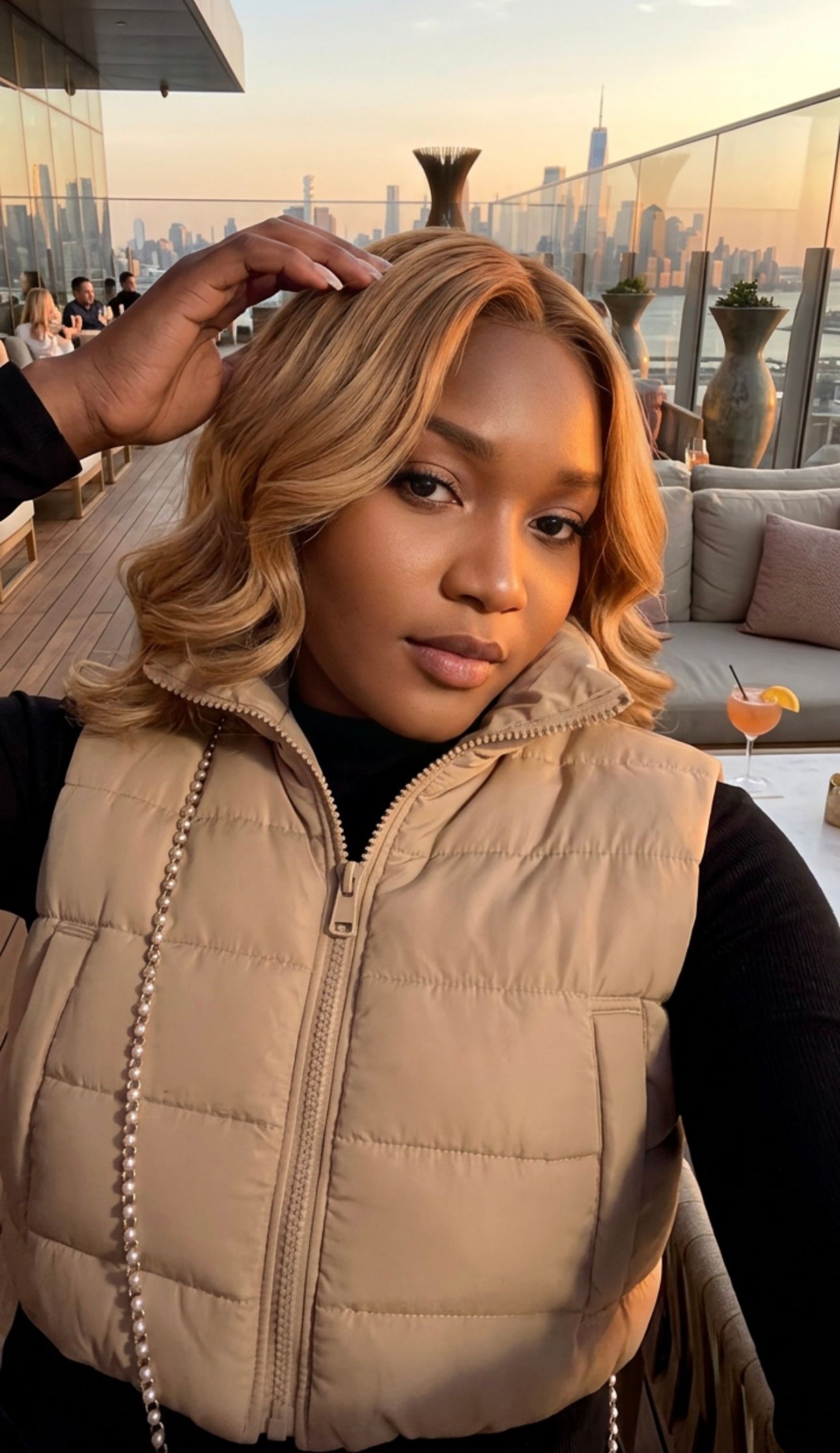 Chic cropped puffer jacket.