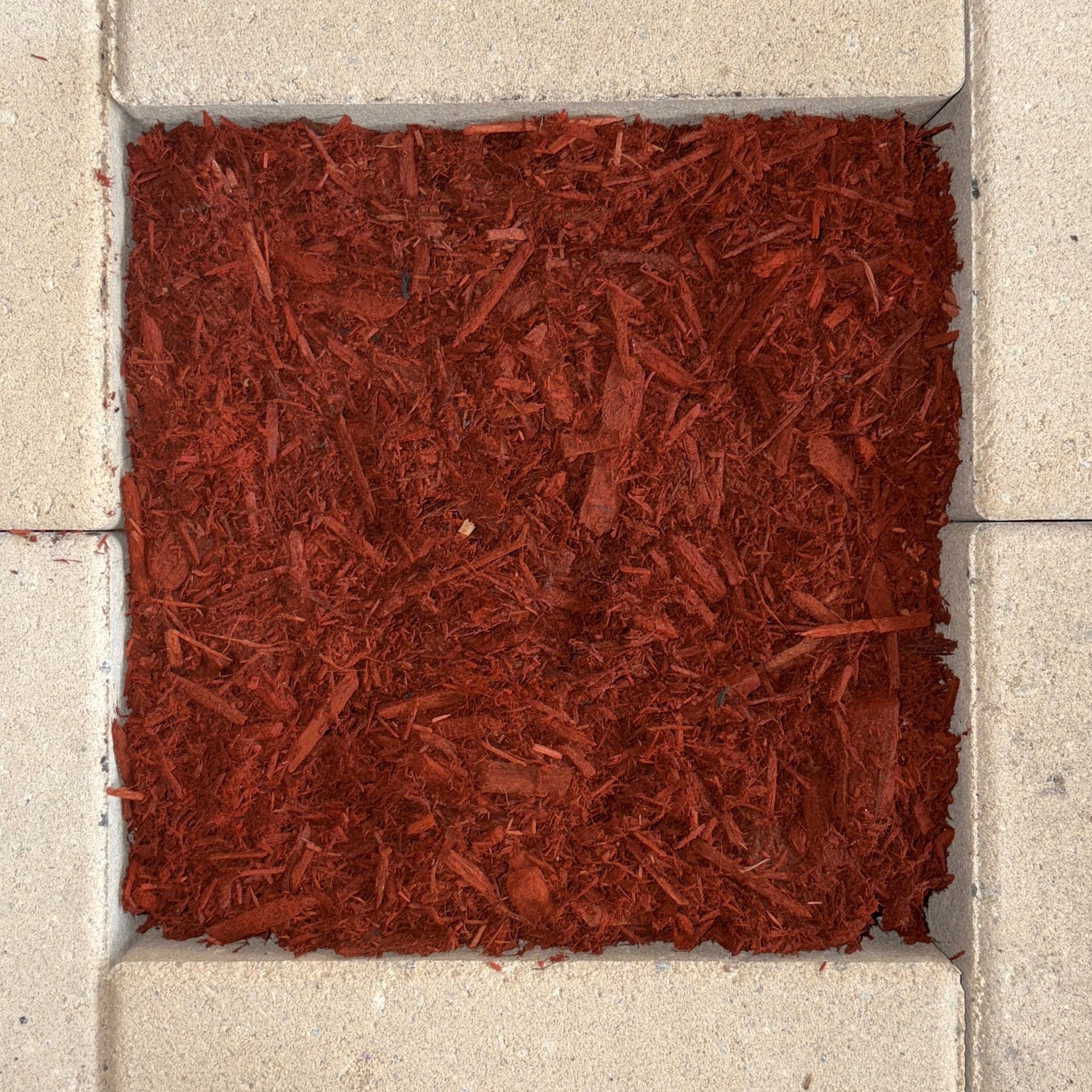 Ularu Cypress Red Mulch