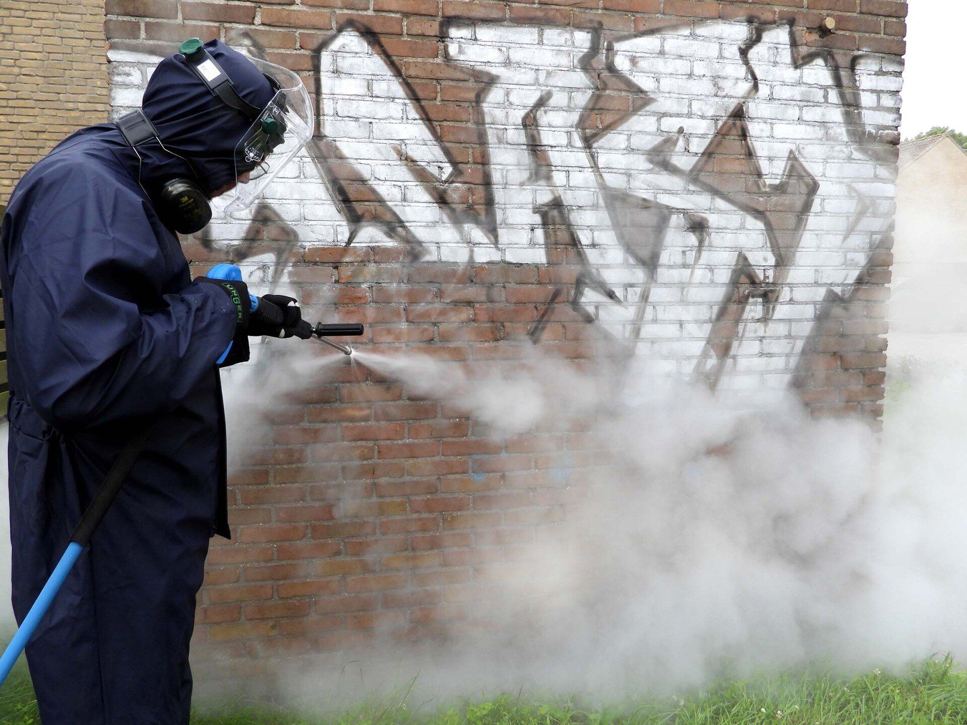 Rifra Reiniging dienst graffiti verwijderen Rifra Reiniging dienst graffiti verwijderen