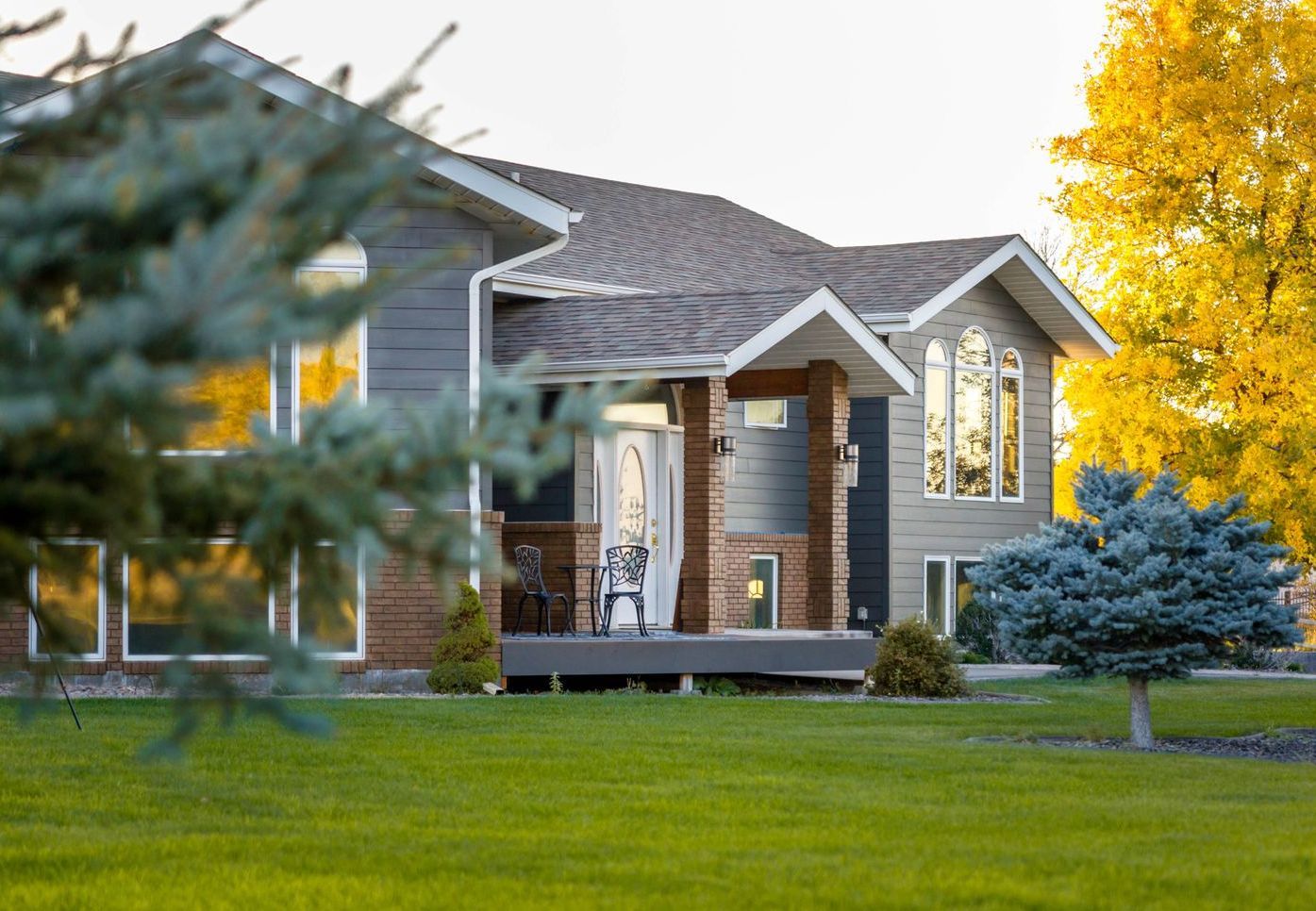 Photo of a newly panted home exterior. 