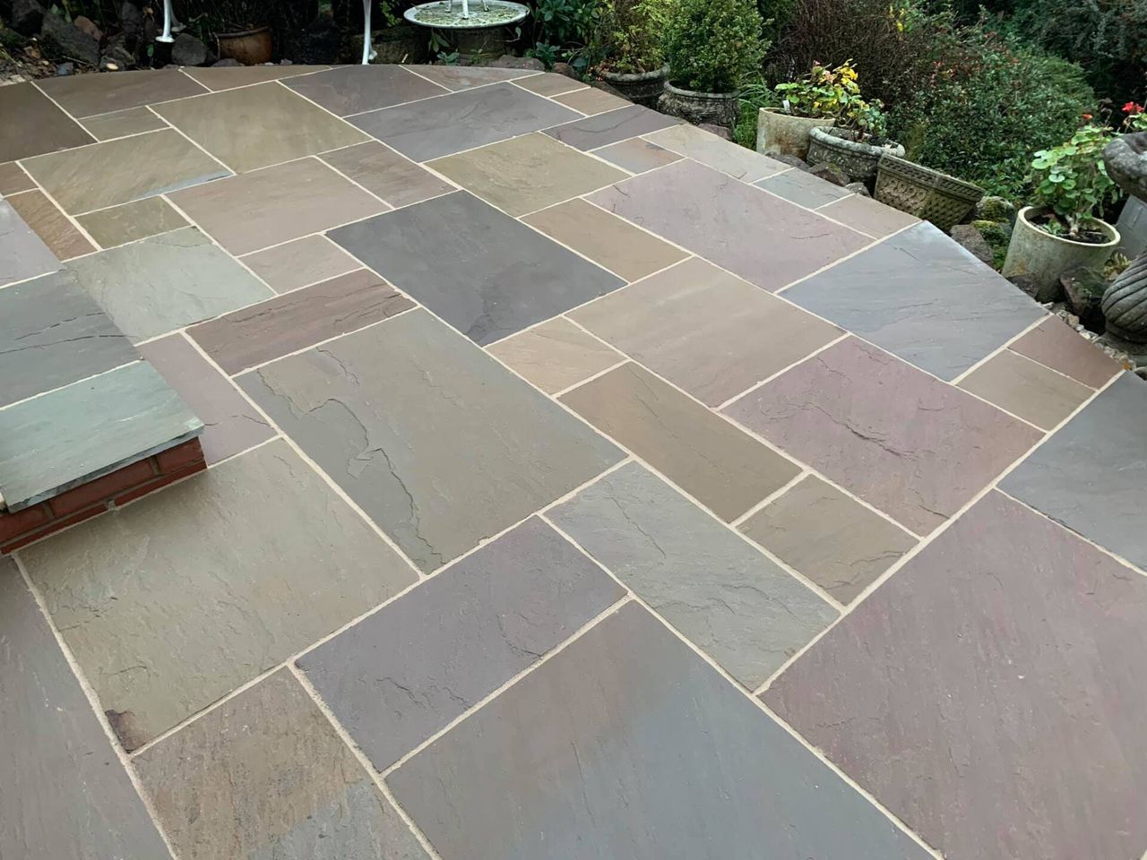 Mixed shade Indian stone patio
