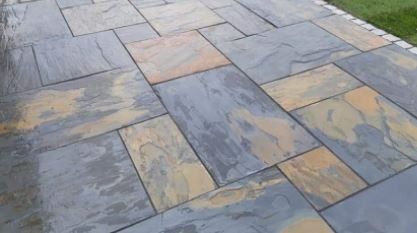 Natural multicoloured slate paving
