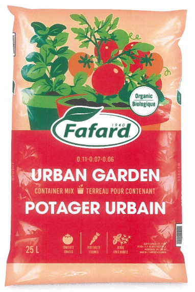 Sac de terreau Fafard Urban Garden avec légumes et herbes aromatiques sur fond pêche