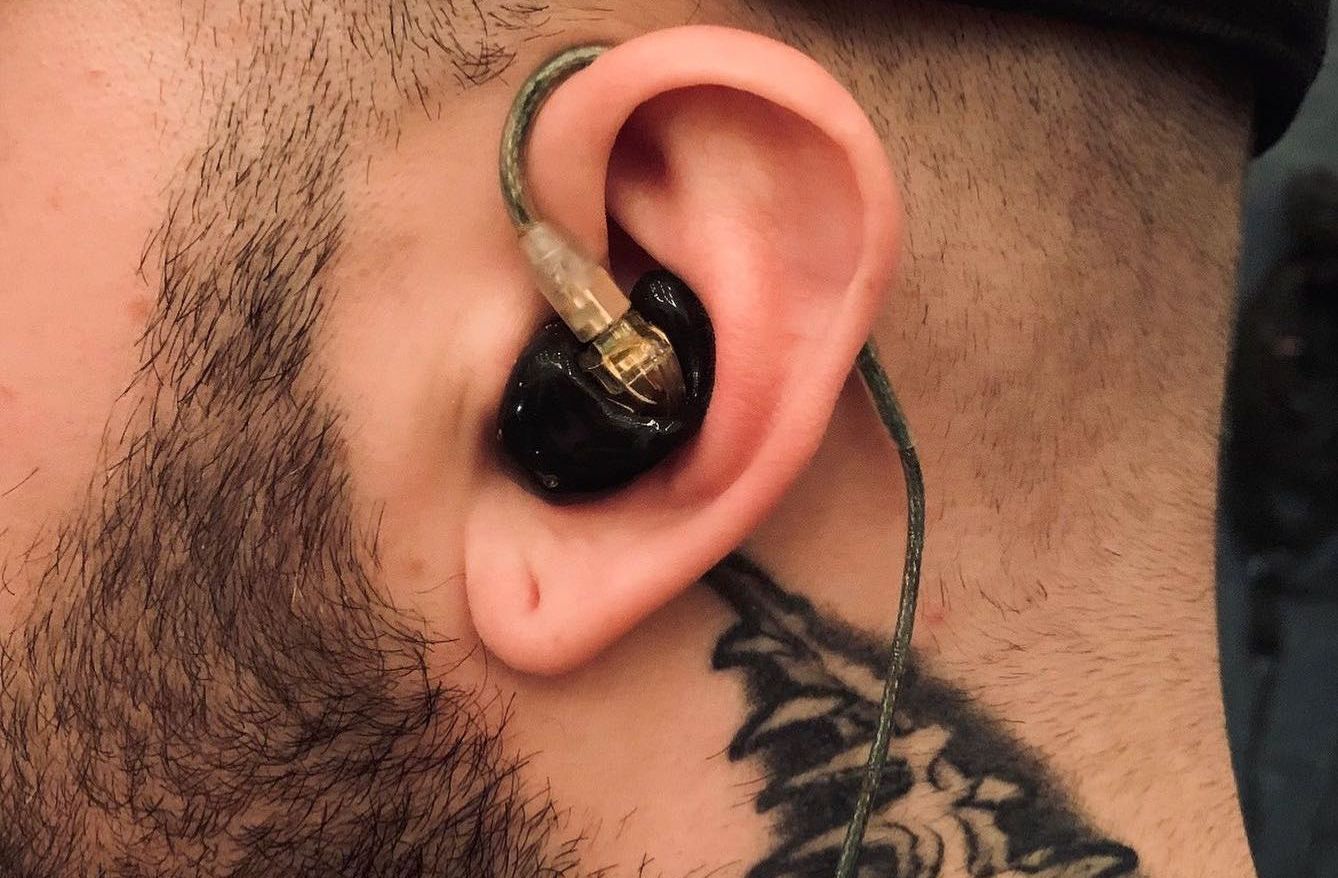 Oreille avec un adapteurs personnalisés pour In-Ear Monitors