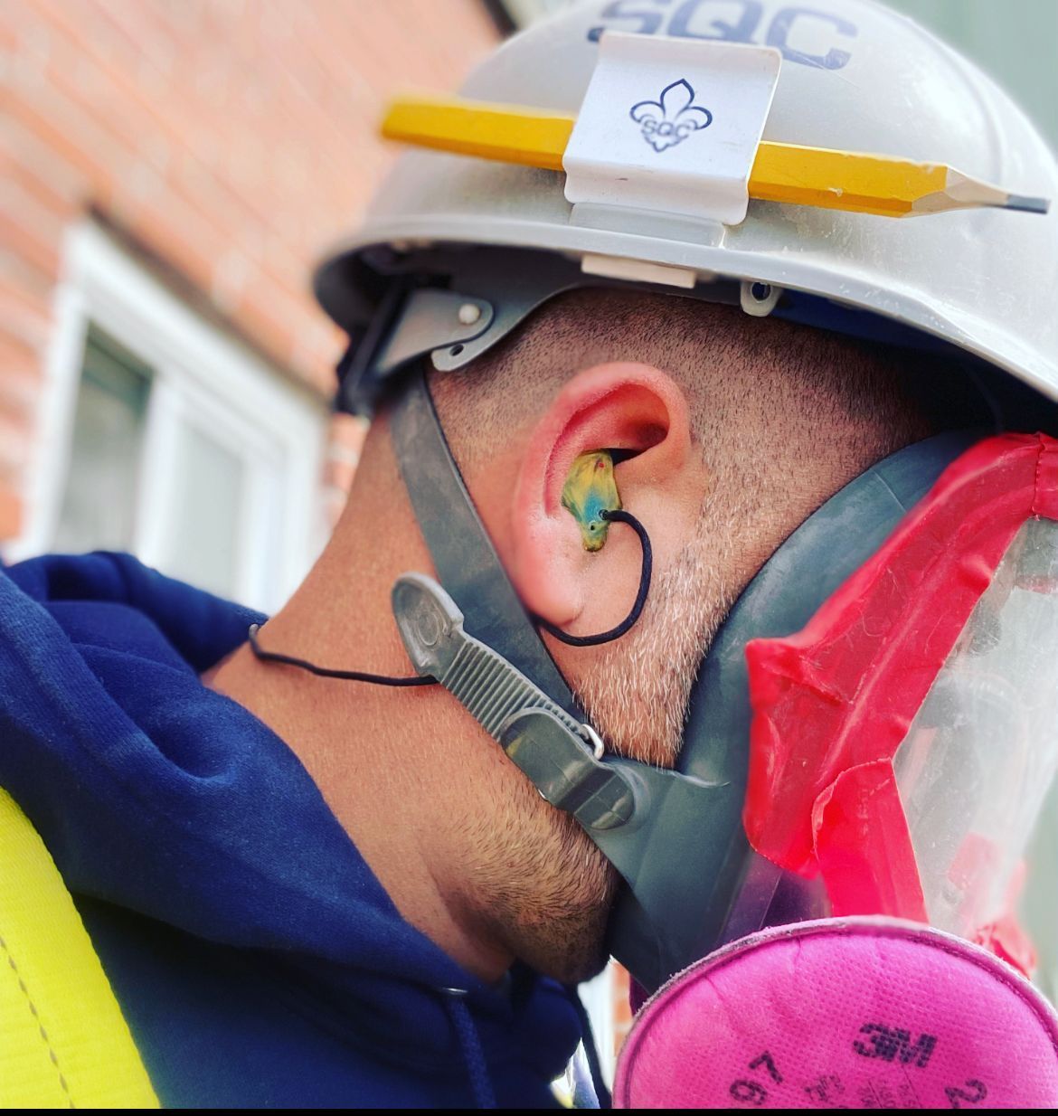 Protection auditive au travail : bouchon personnalisé moulé à l’oreille.