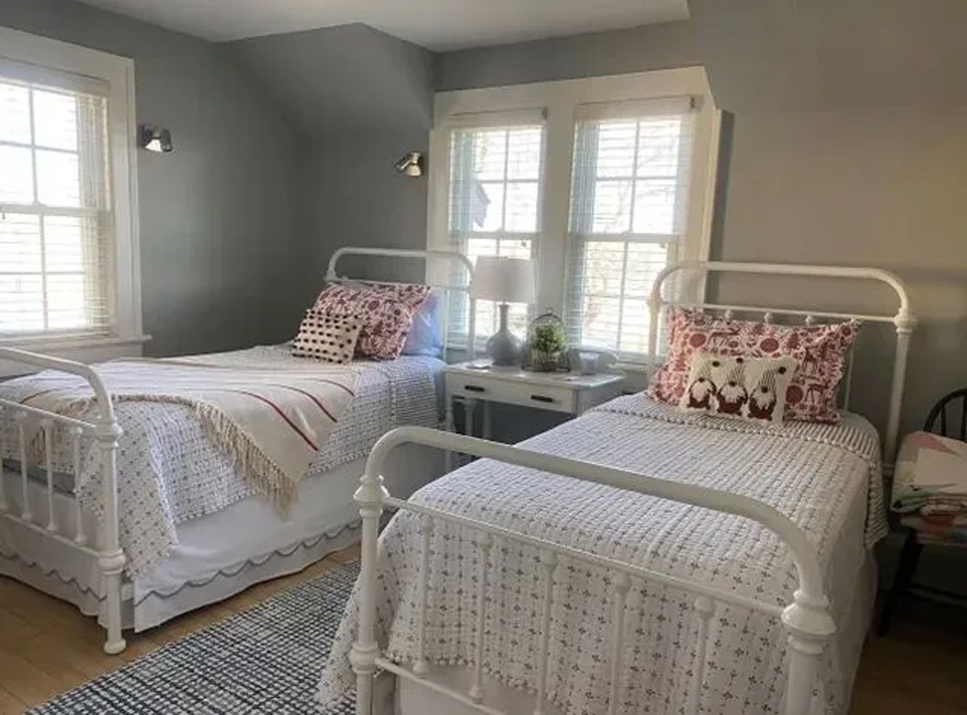Twin bed