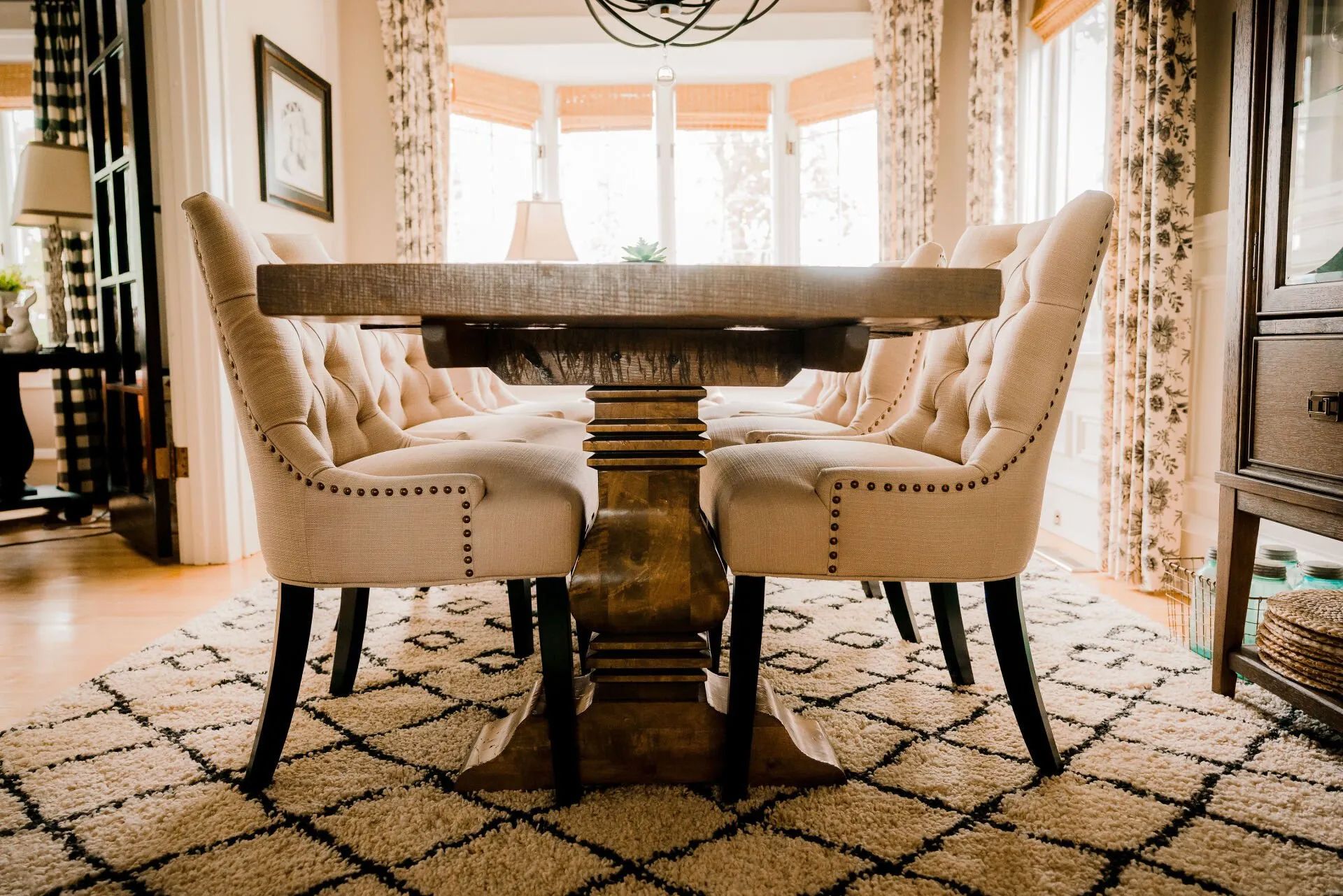 A dining room
