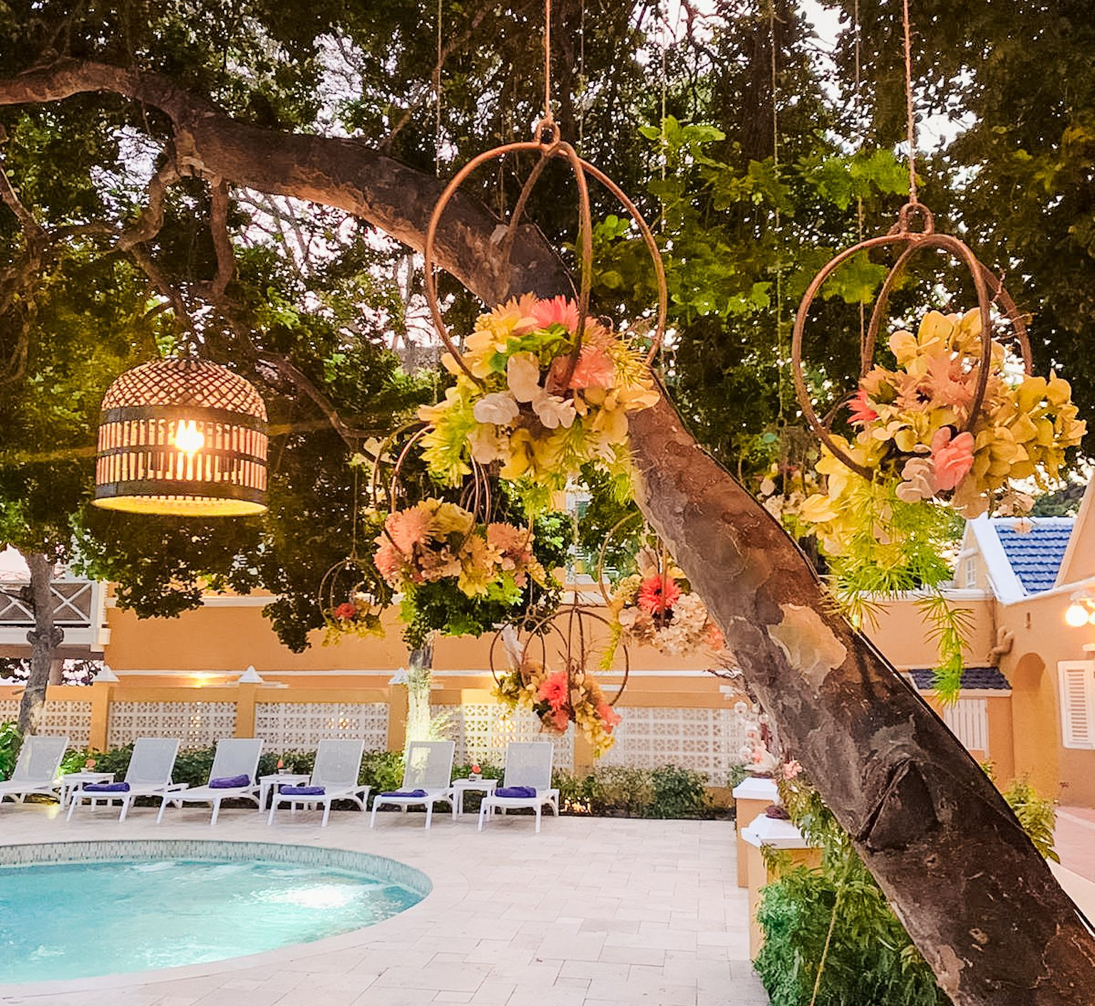 Book your stay at the historic oceanfront estate Private oceanfront villa in Curaçao with pool