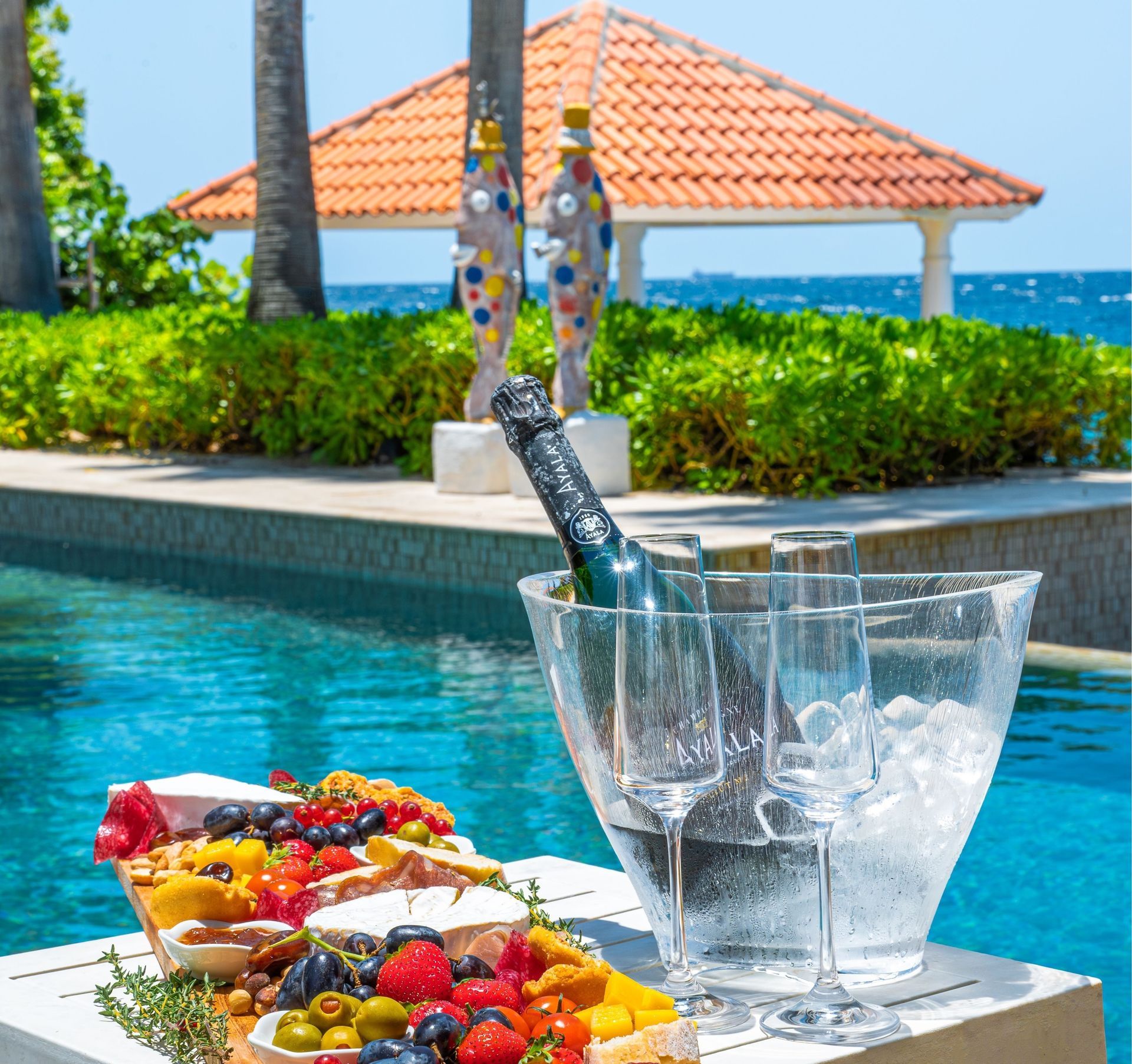 Sirena Bay Estate welcomes you with bubbles and tapas Welcome gift at Princess Sirena Bay Estate with Champagne and Tapas at the pool