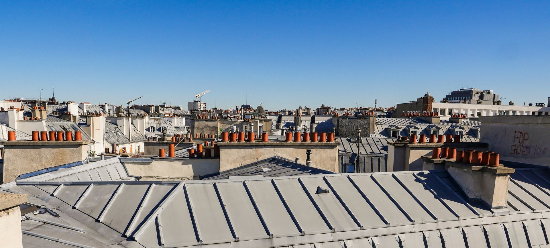 Réalisation d’une toiture en zinc par l’entreprise Moronvalle à Amiens, dans les Hauts-de-France