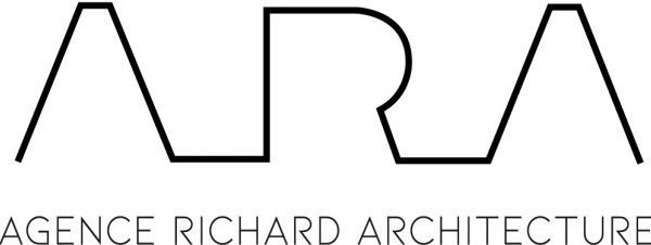 Logo de l'Agence Richard Architecture : lettres stylisées « ARA » en noir, avec texte en dessous.