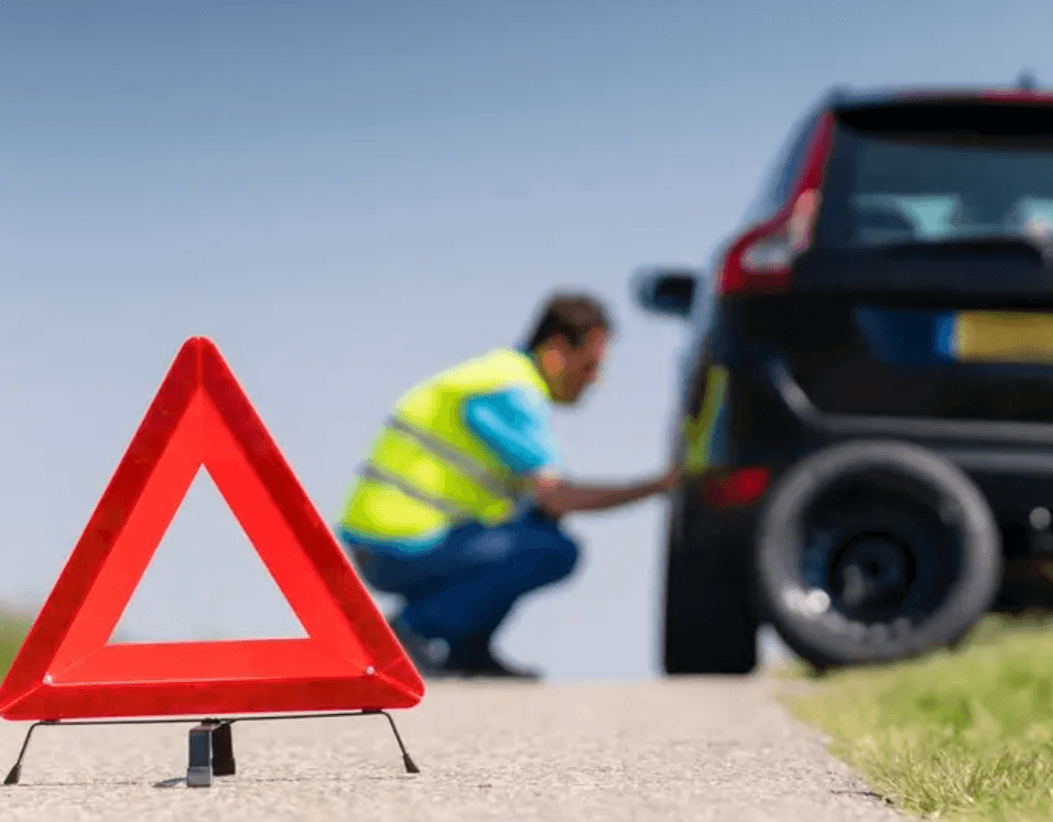 Tow truck recovers car from accident in Commerce, CA