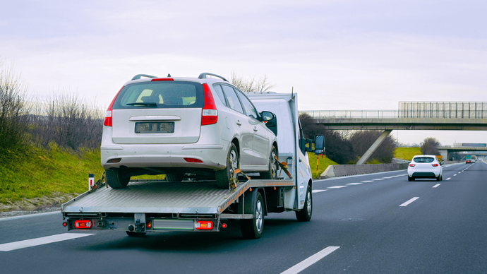 flat bed tow truck in Alhambra area