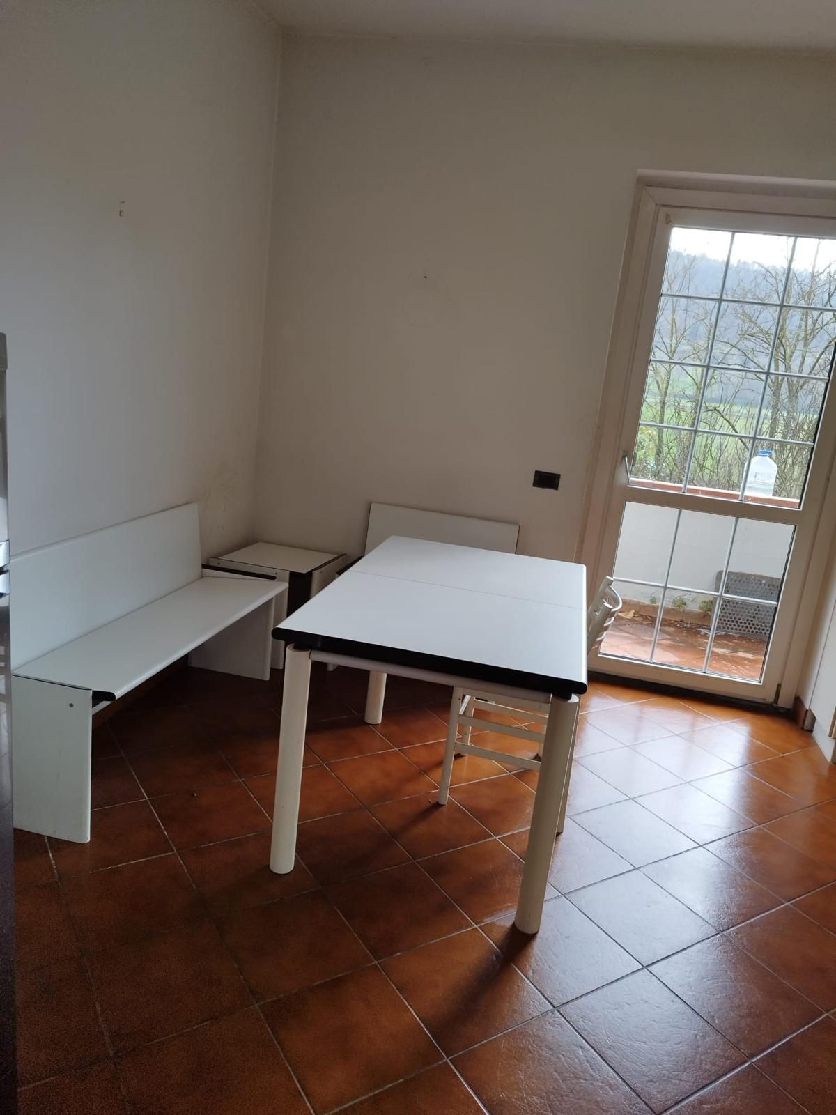 cucina pulita e ordinata dopo l'intervento di pulizie a Firenze