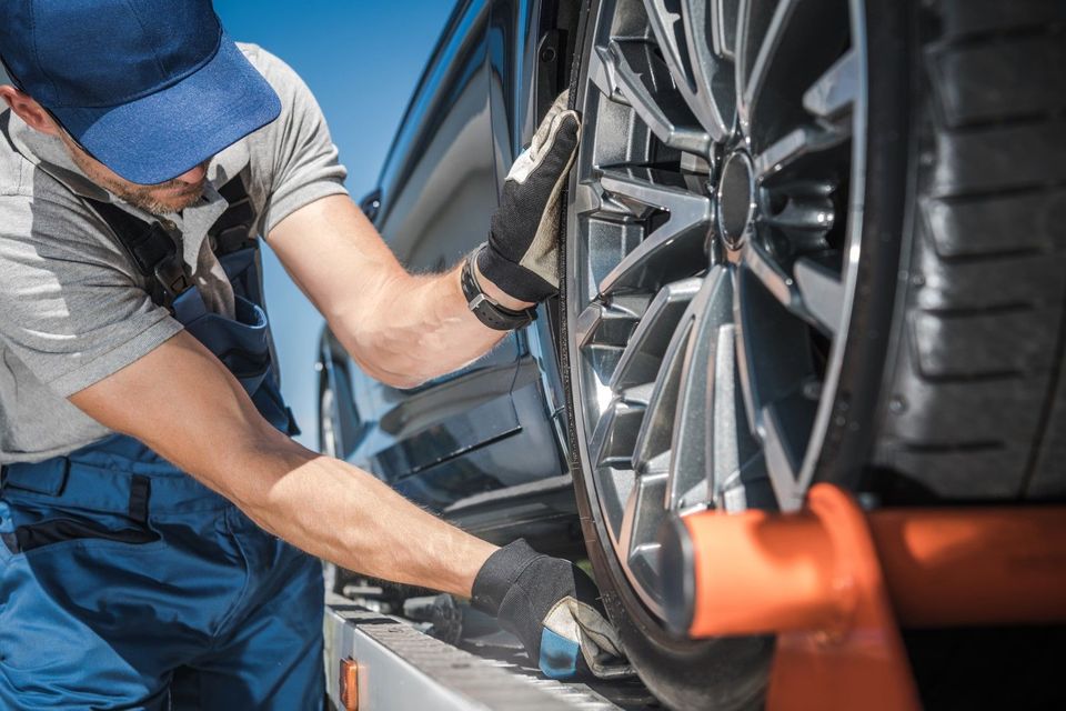 An image of Towing Services in Four Corners FL