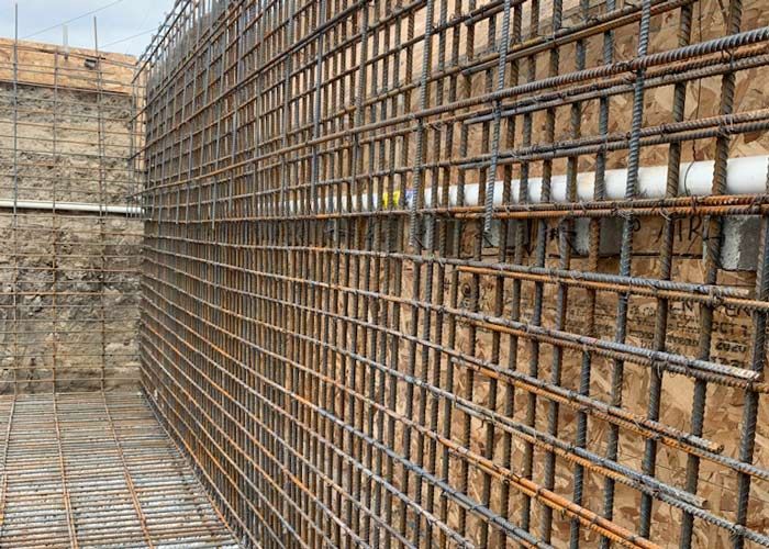 installing pool rebar