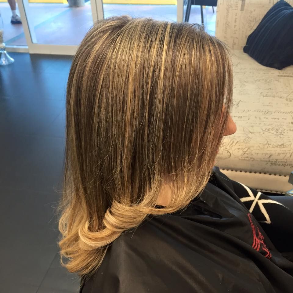 Woman With Light Brown Hair, Highlighted With Blonde — 5th Ave Hair Lounge in Caloundra, QLD