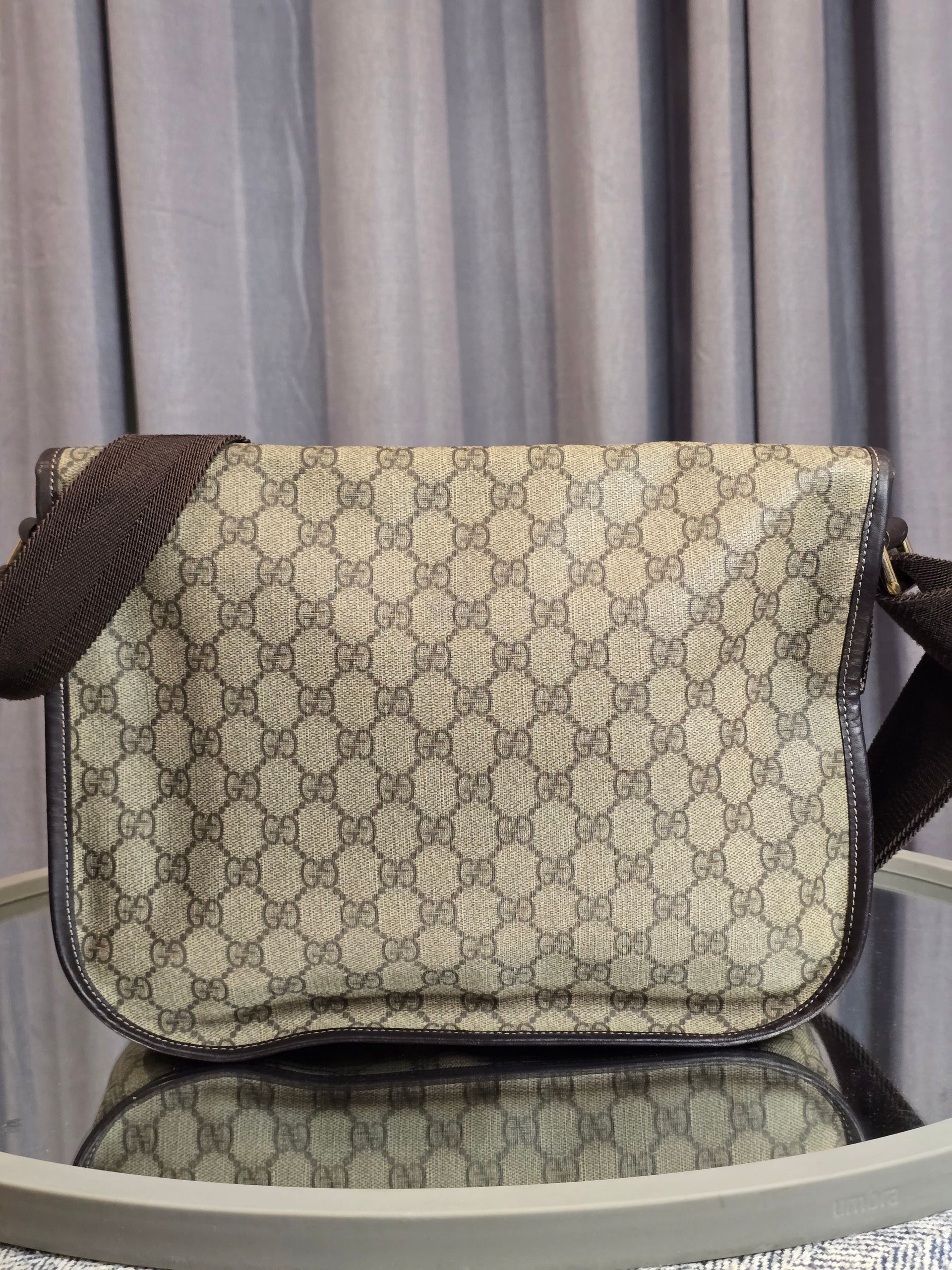 Gucci Supreme Messenger Crossbody Bag