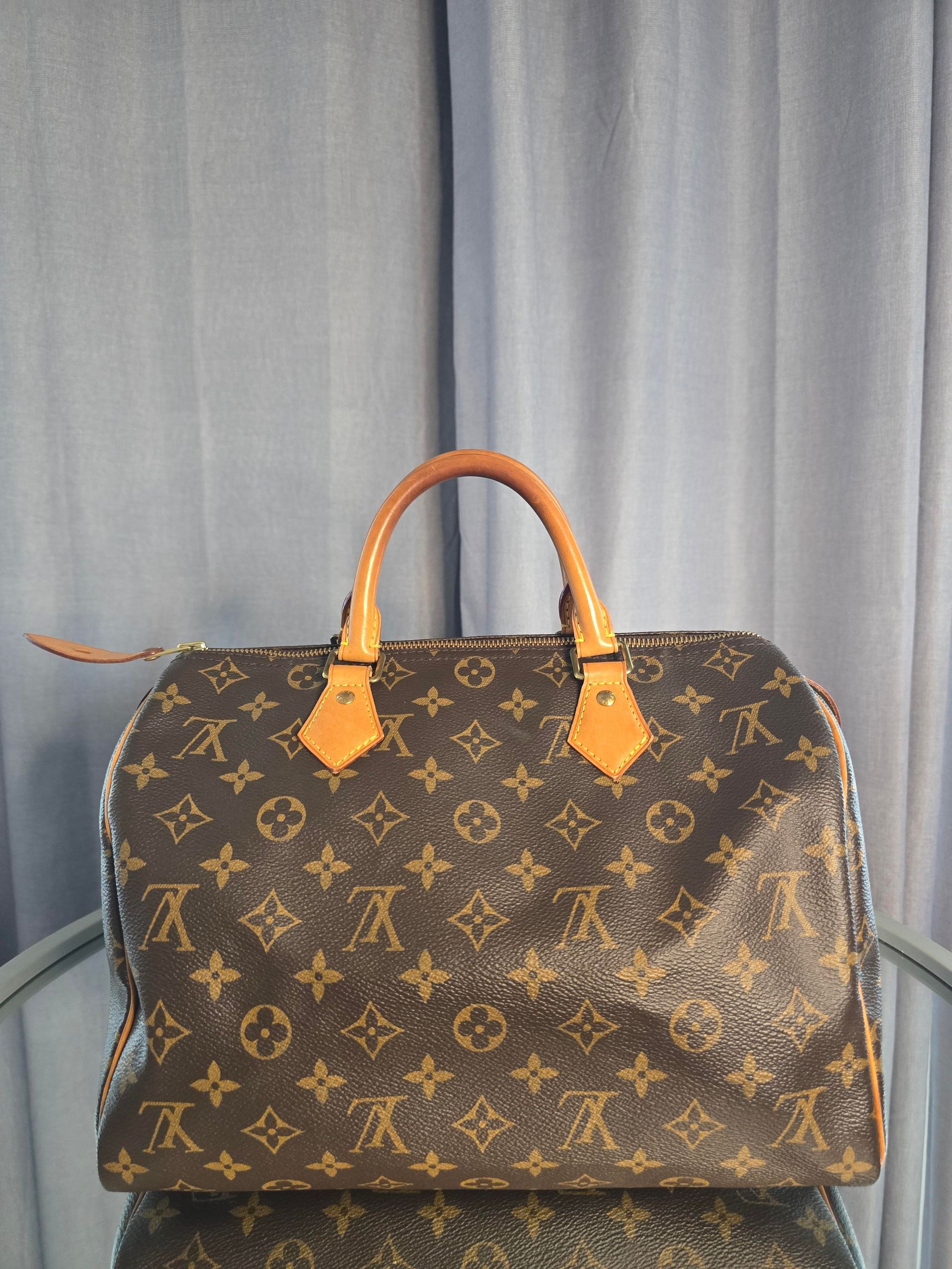 Louis Vuitton Monogram Speedy 30